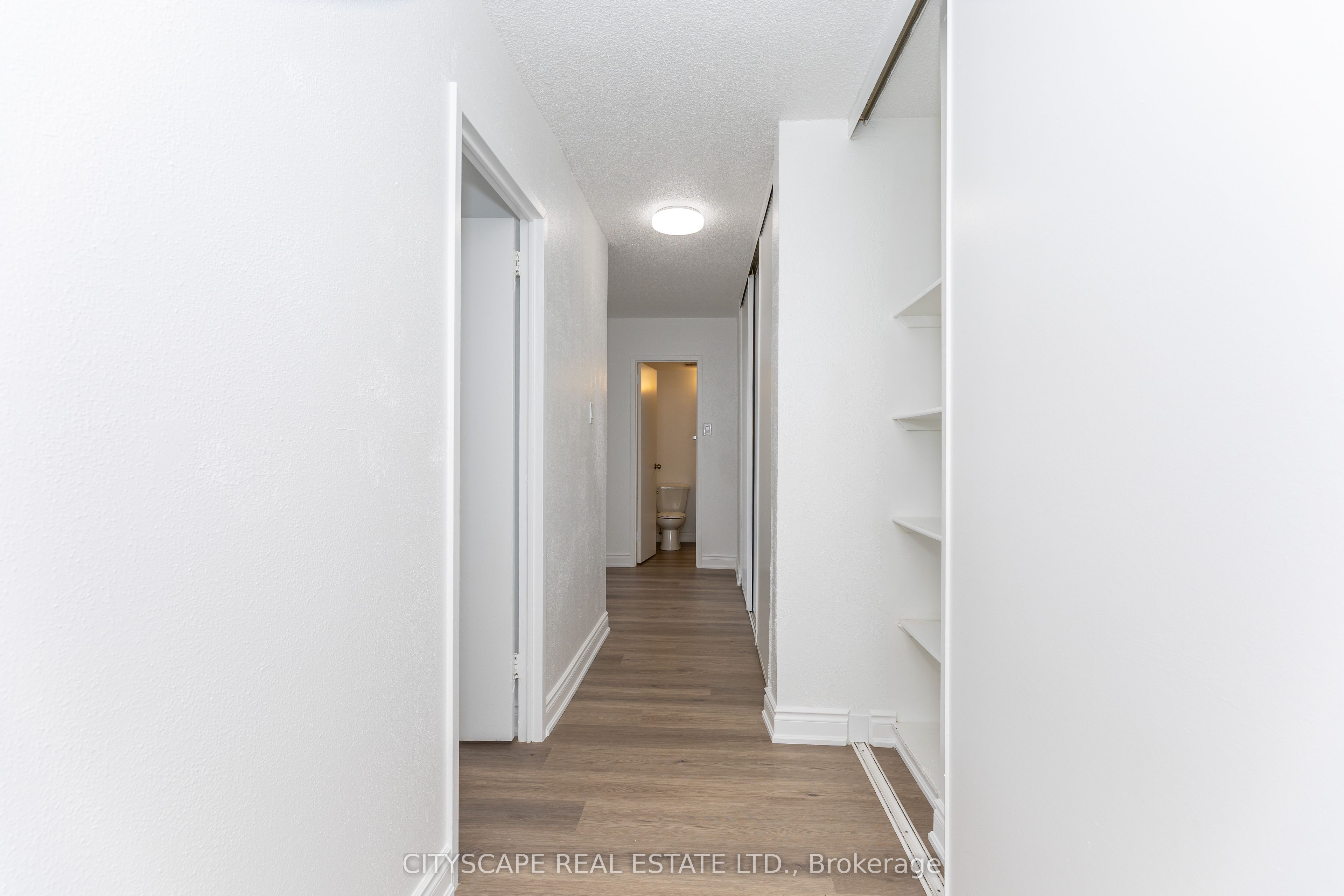 940 Caledonia Road 1005, Toronto, ON M6B 3Y4 photo 2