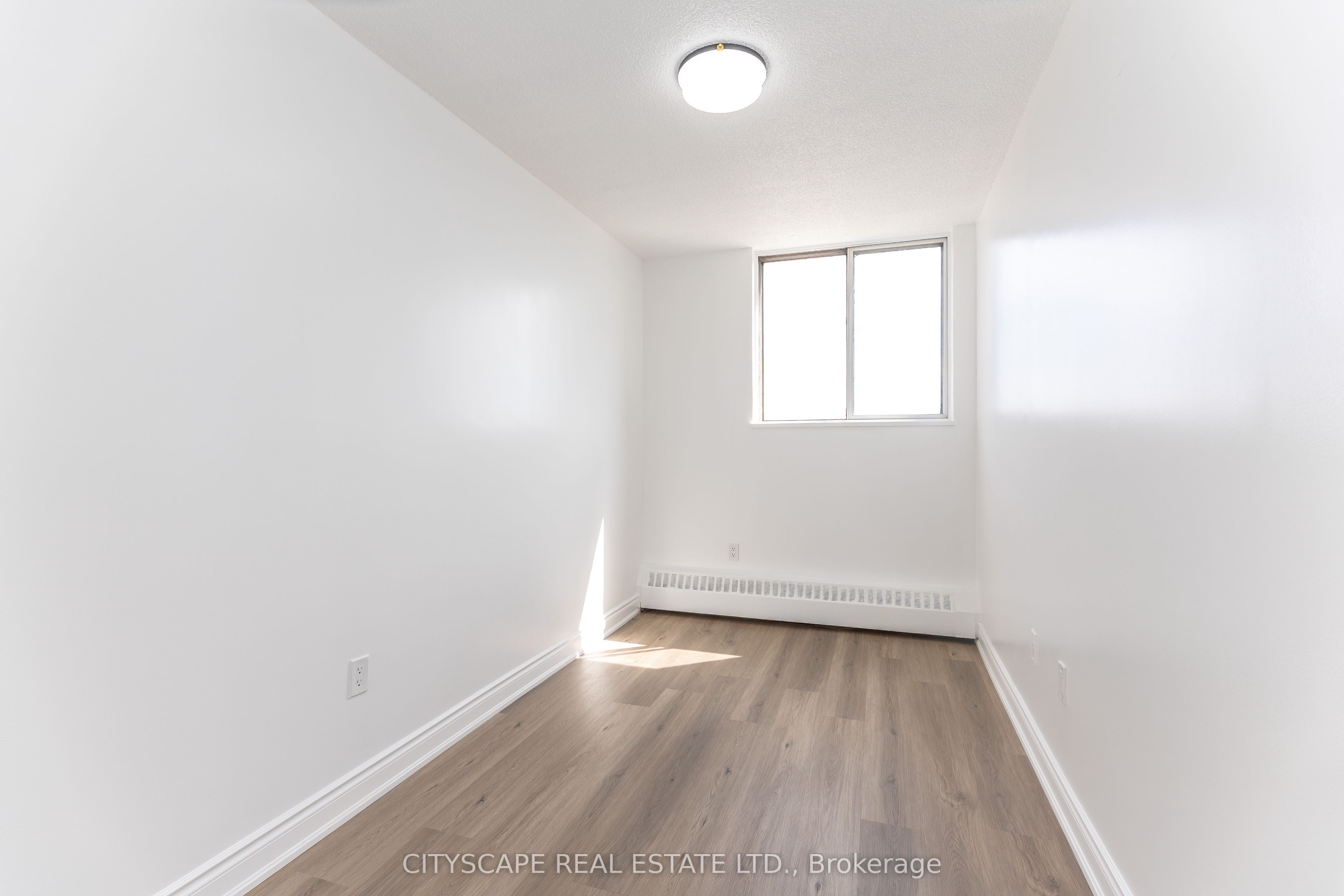 940 Caledonia Road 1005, Toronto, ON M6B 3Y4 photo 5