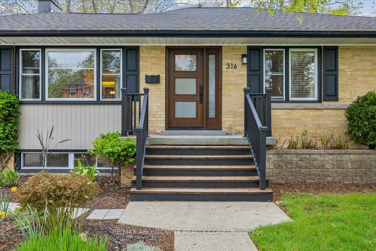 316 River Side Drive, Oakville, ON L6K 3N4 photo 2