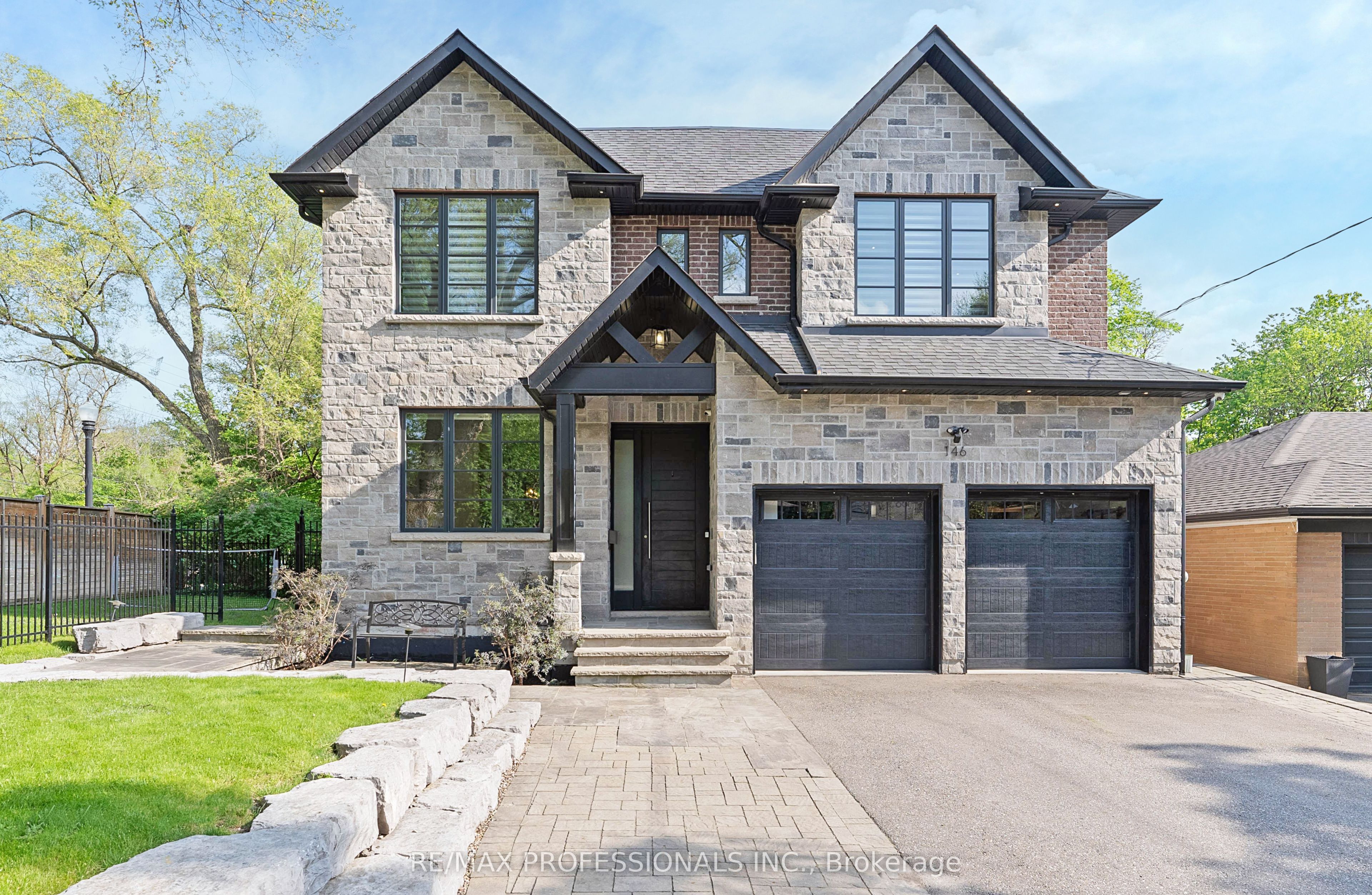 146 Thompson Avenue, Toronto, ON M8Z 3V2