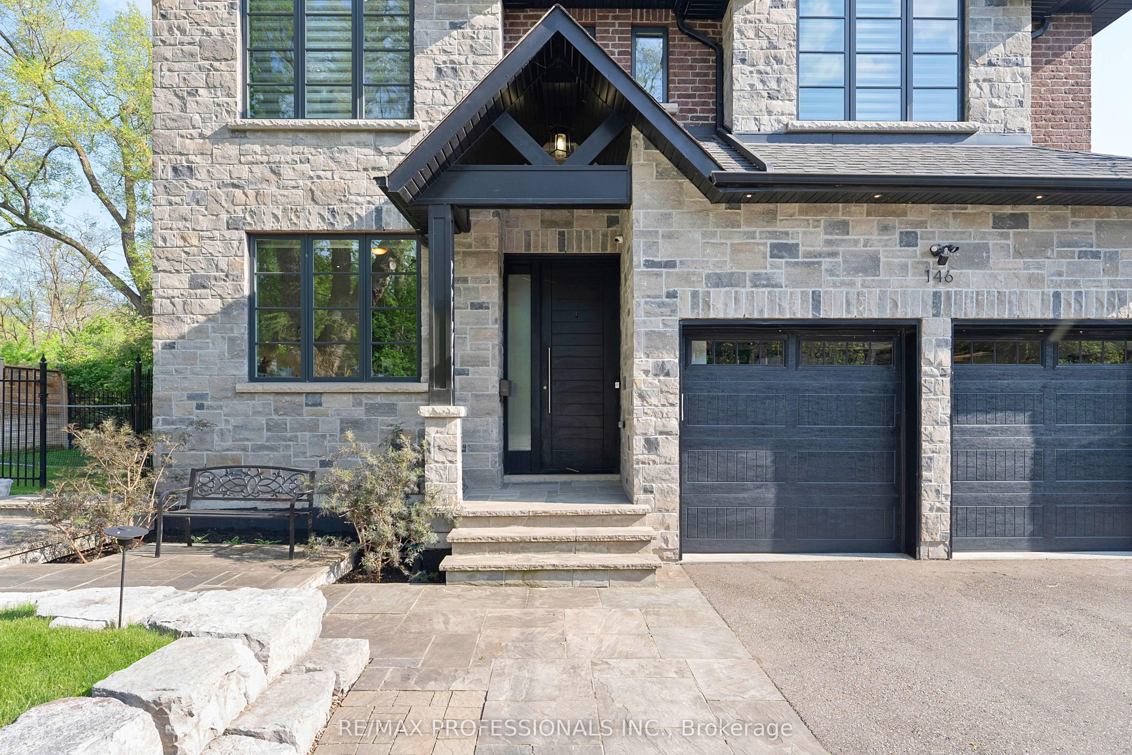 146 Thompson Avenue, Toronto, ON M8Z 3V2 photo 3