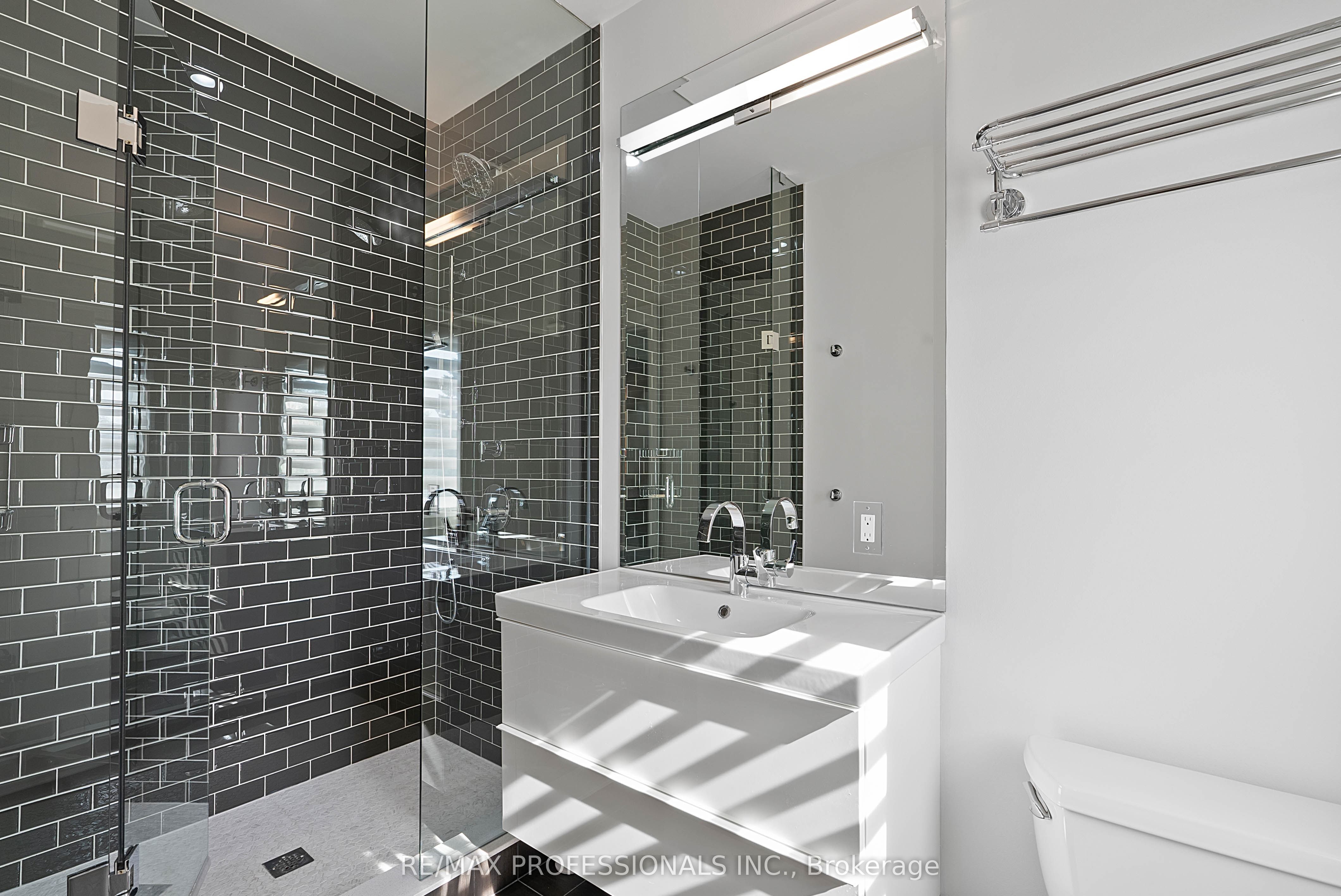 146 Thompson Avenue, Toronto, ON M8Z 3V2 photo 5