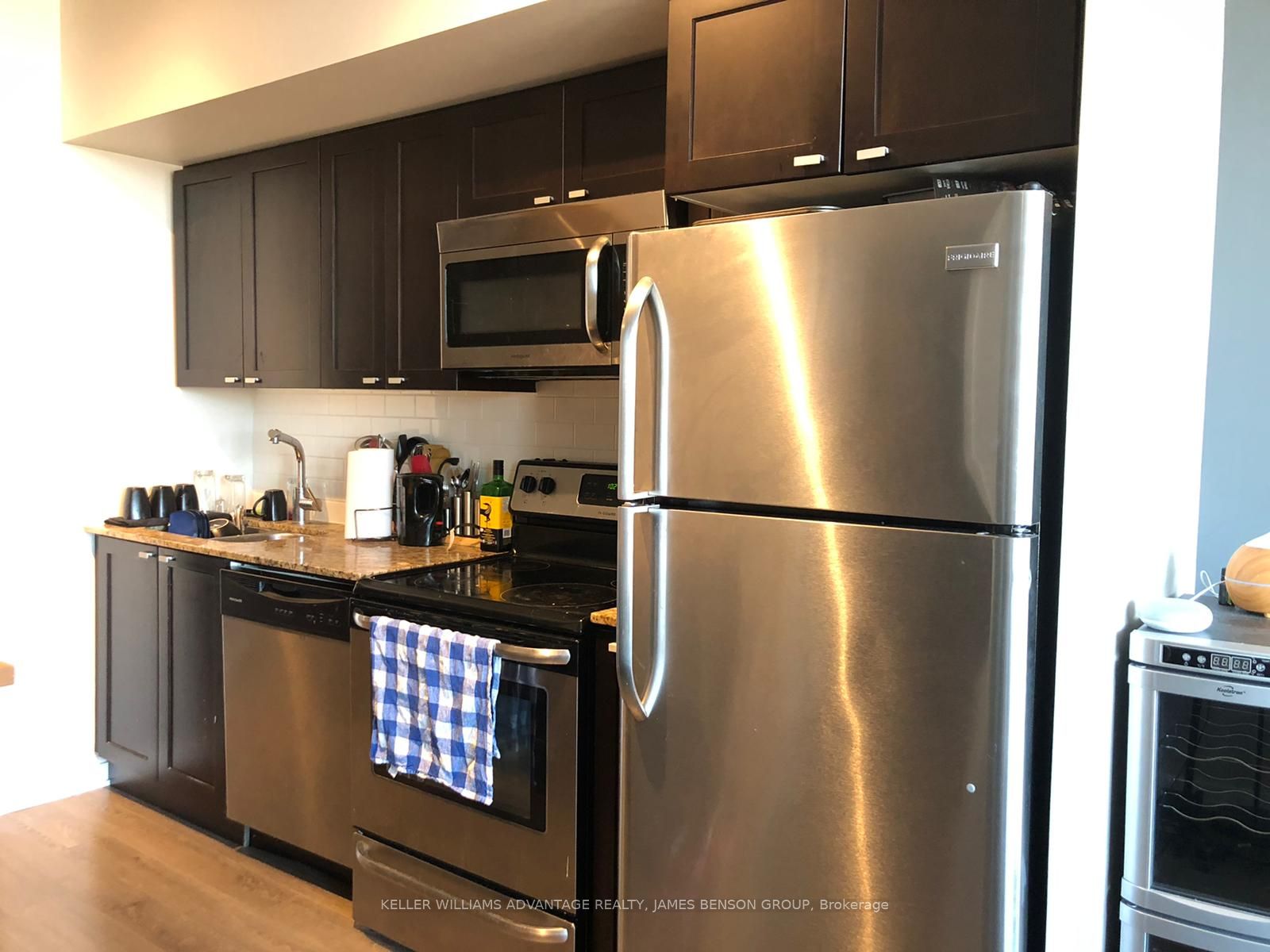 105 The Queensway Avenue 1604, Toronto, ON M6S 5B5 photo 4