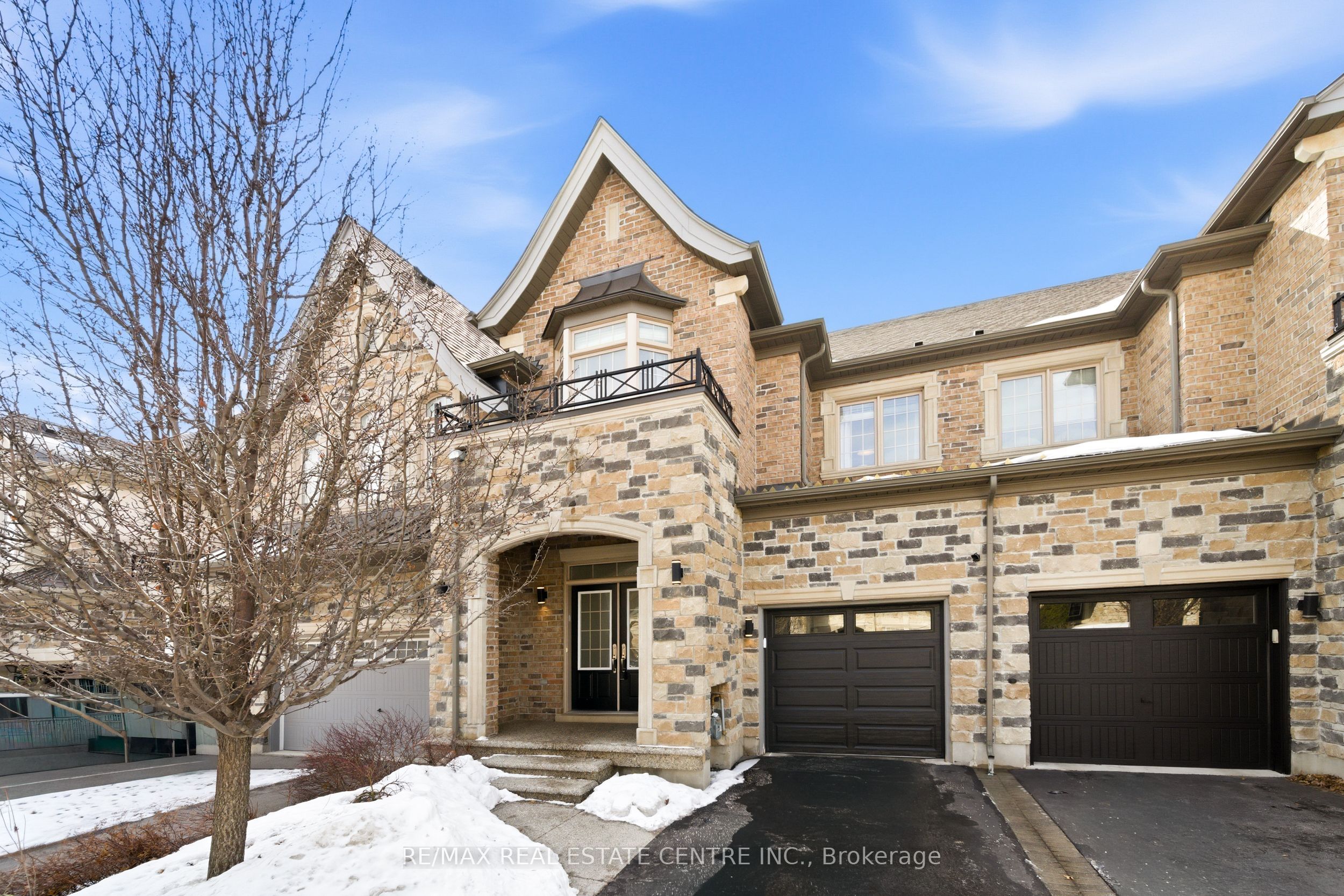 2466 Village Common, Oakville, ON L6M 0S2 photo 3