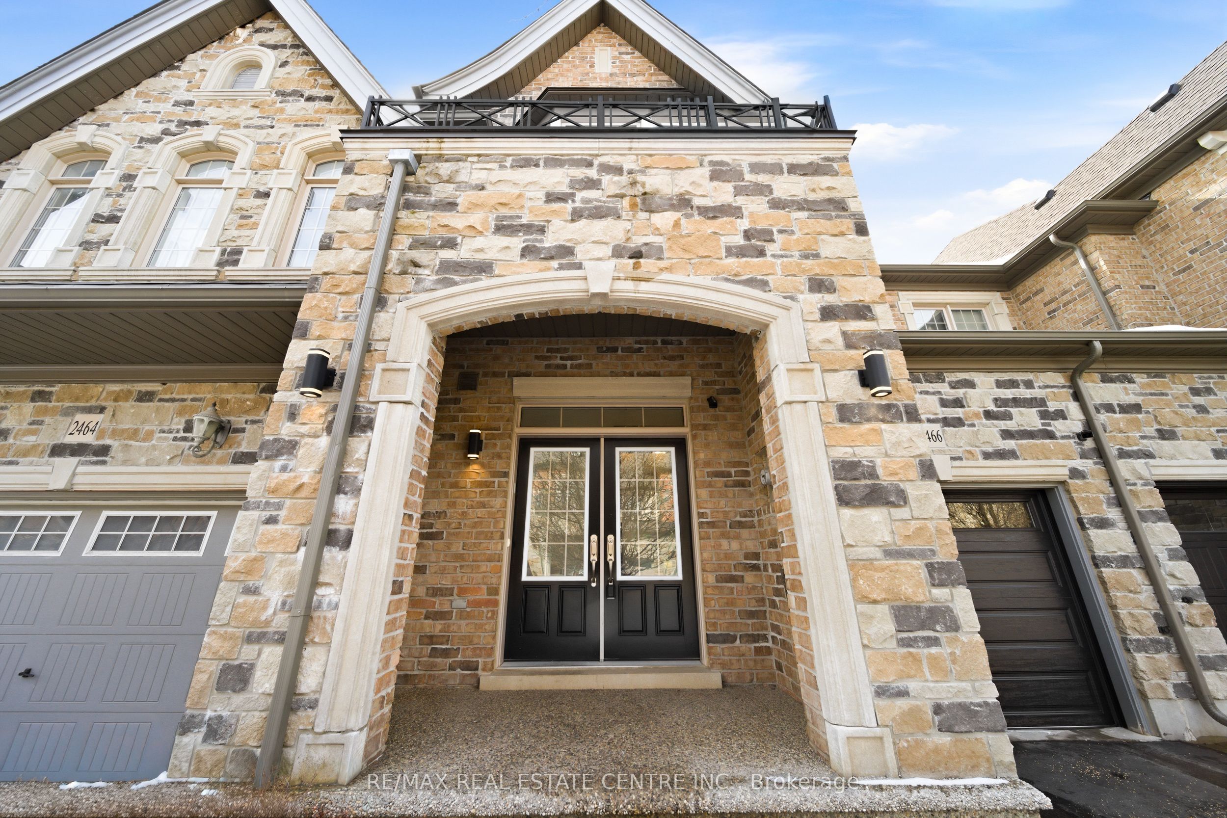 2466 Village Common, Oakville, ON L6M 0S2 photo 4