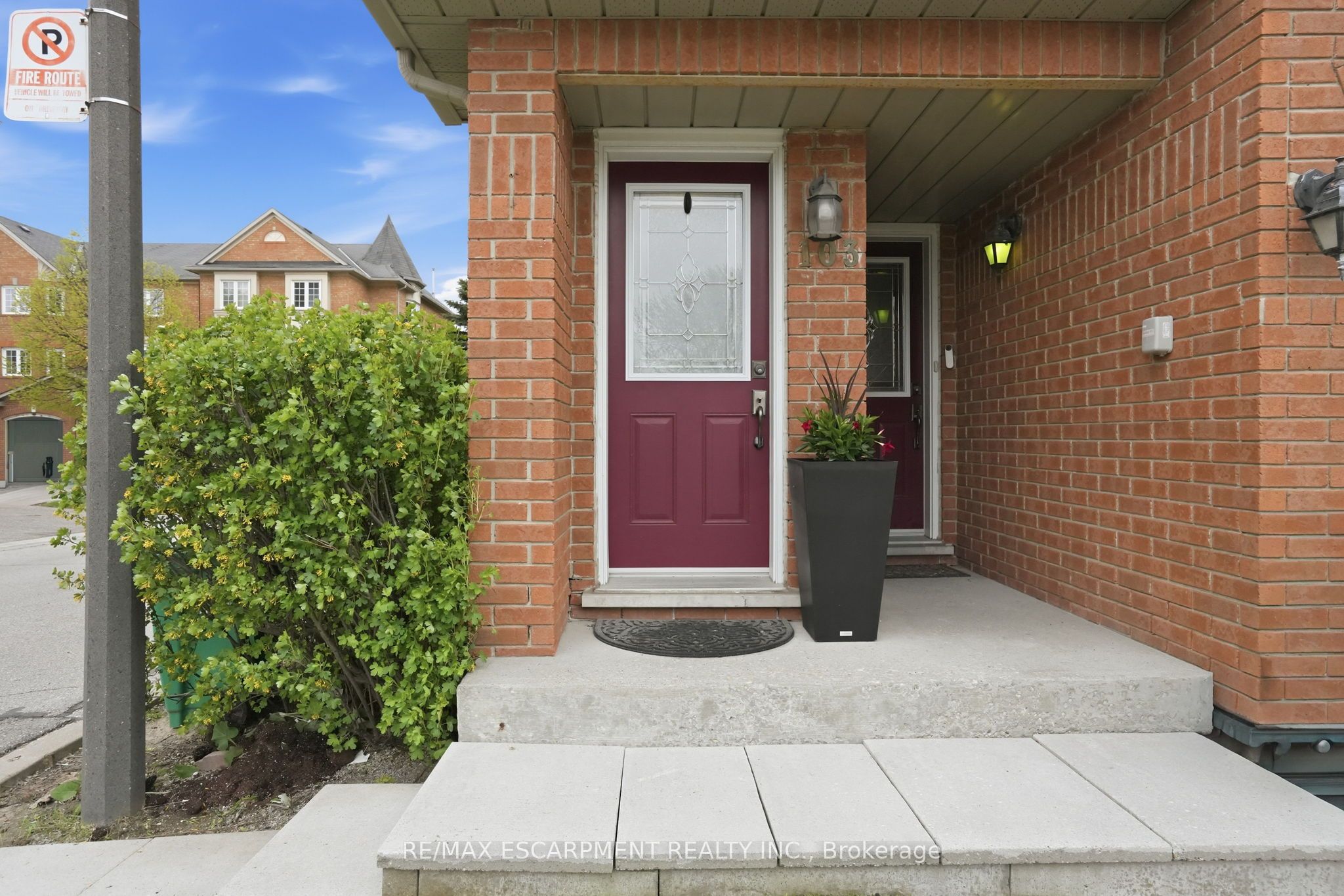 6950 Tenth Line W 103, Mississauga, ON L5N 6Y1 photo 2