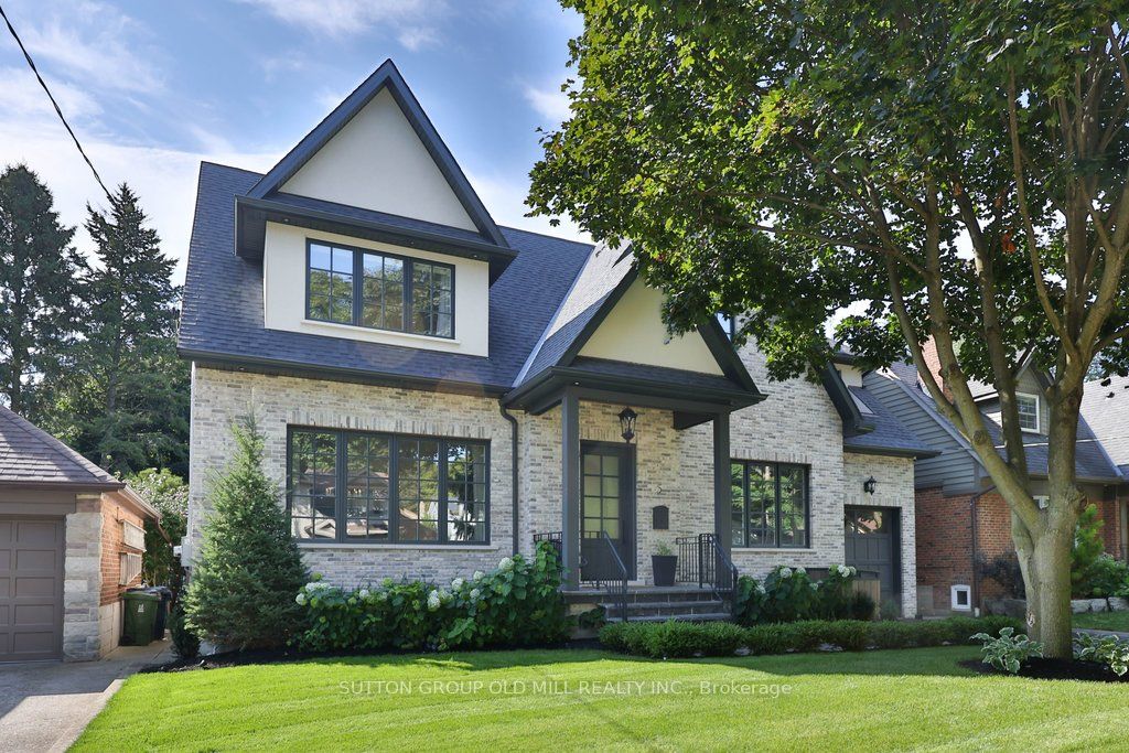 5 Elderidge Avenue, Toronto, ON M8Y 2C4