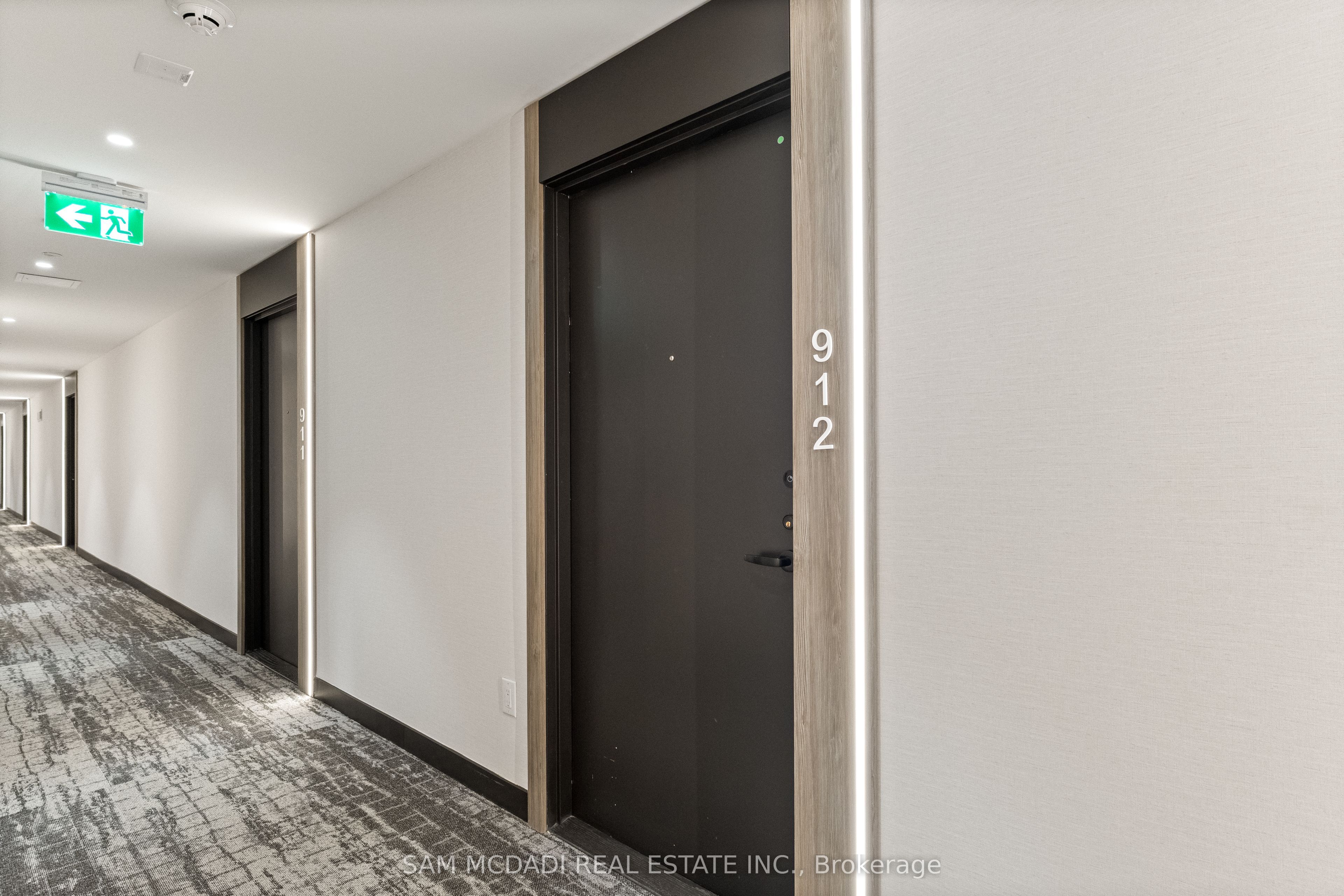 220 Missinnihe Way 912, Mississauga, ON L5H 0A9 photo 5