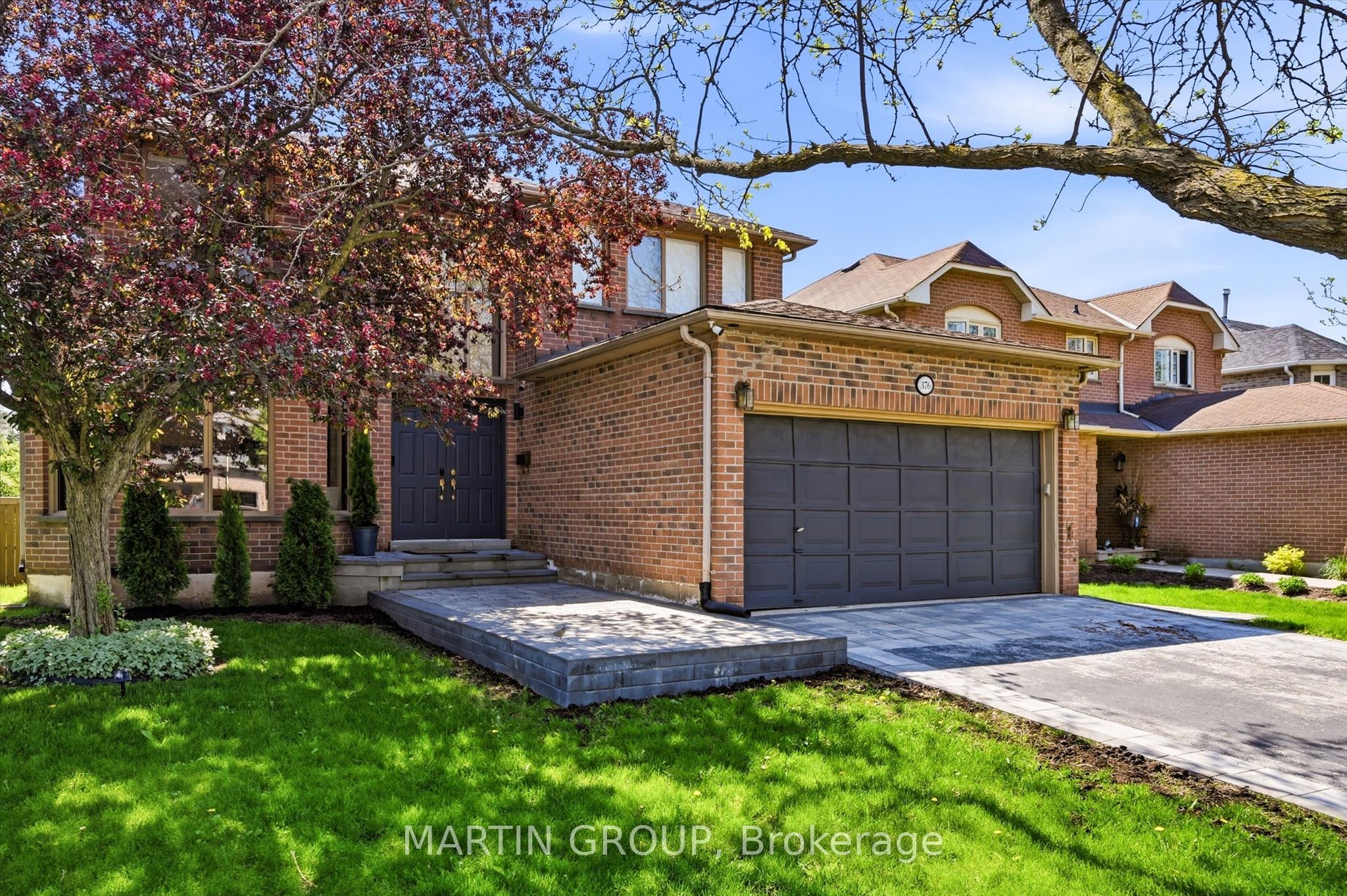 376 Carrier Lane, Oakville, ON L6H 5E9 photo 3