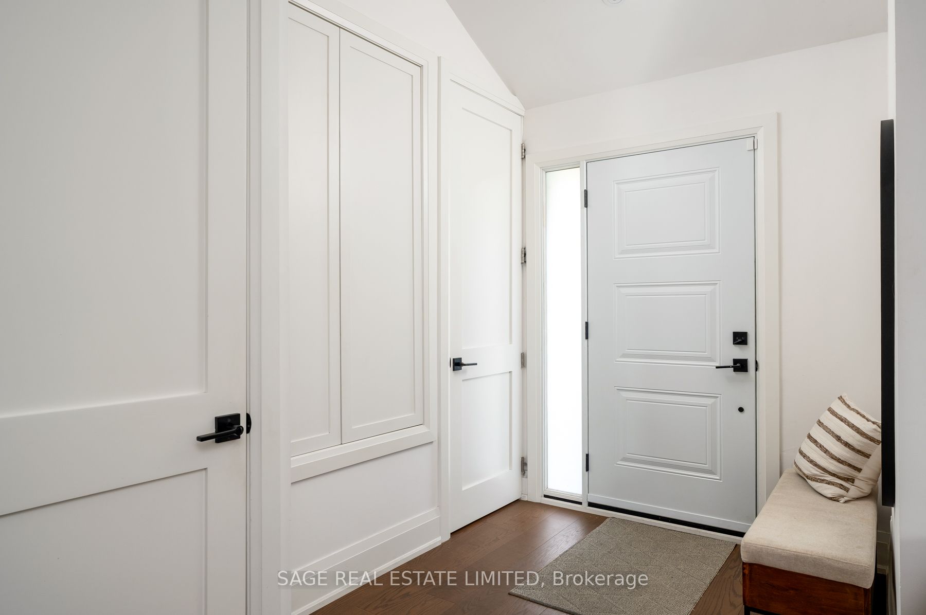 7 Rathgar Avenue, Toronto, ON M9C 2E7 photo 2