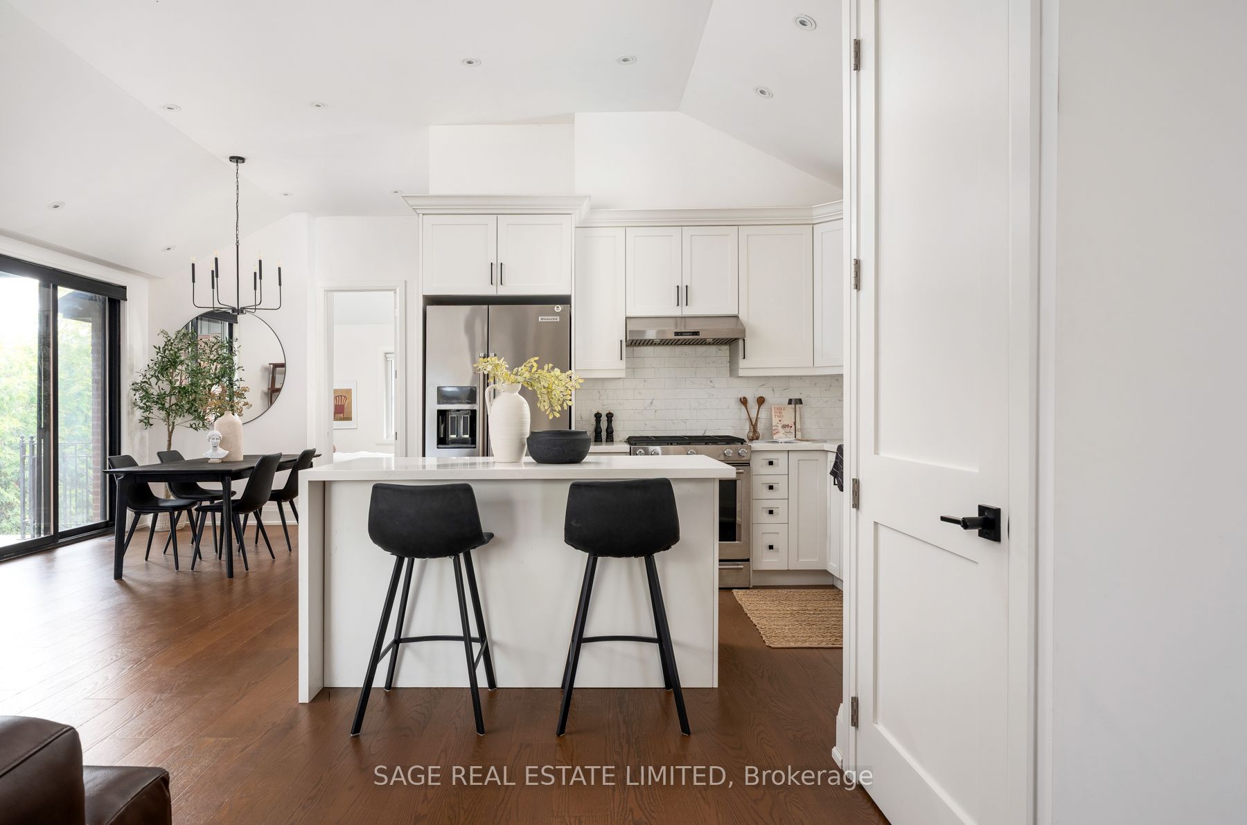 7 Rathgar Avenue, Toronto, ON M9C 2E7 photo 3