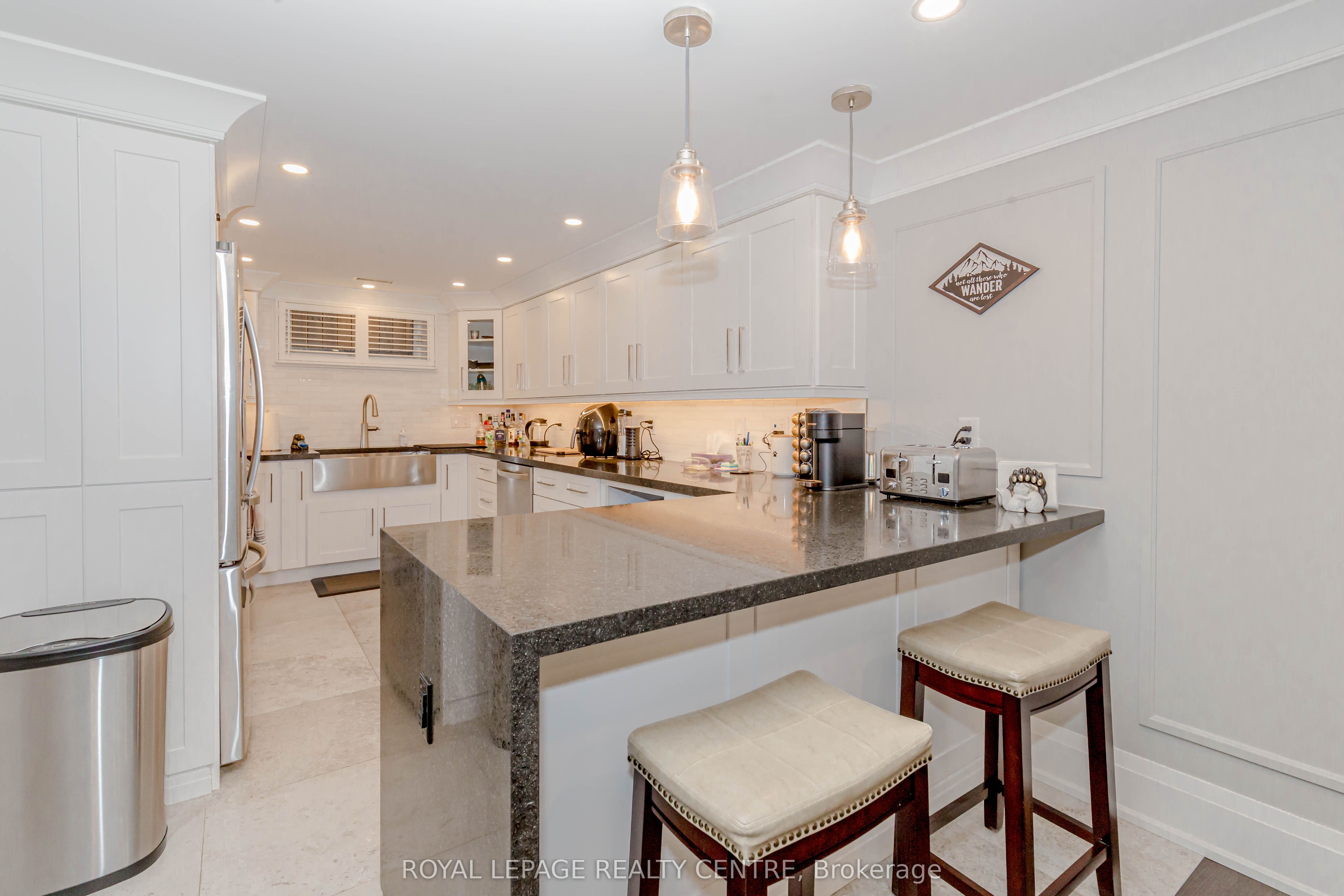 326 Slade Crescent Lower, Oakville, ON L6K 3R4 photo 2