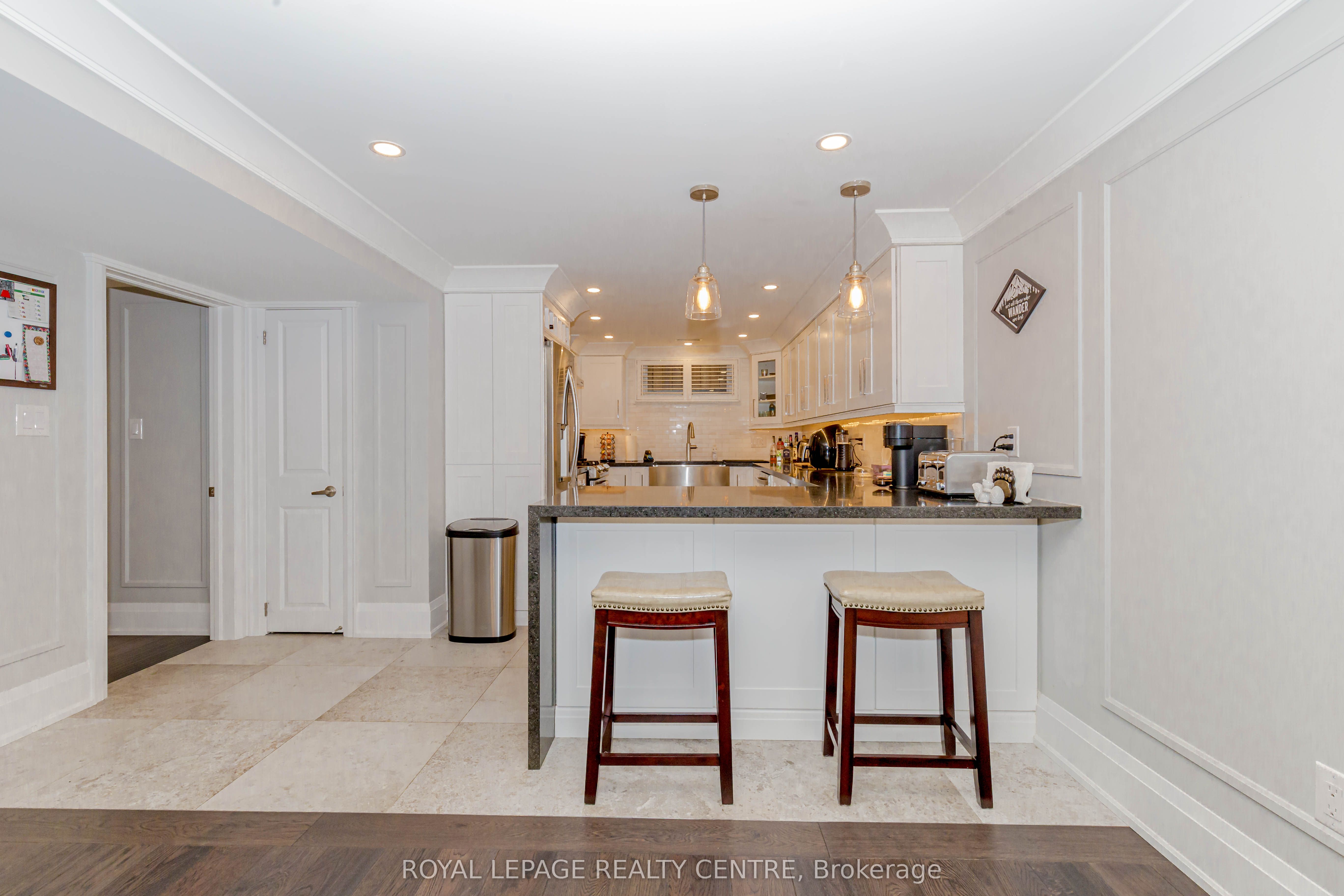 326 Slade Crescent Lower, Oakville, ON L6K 3R4 photo 4