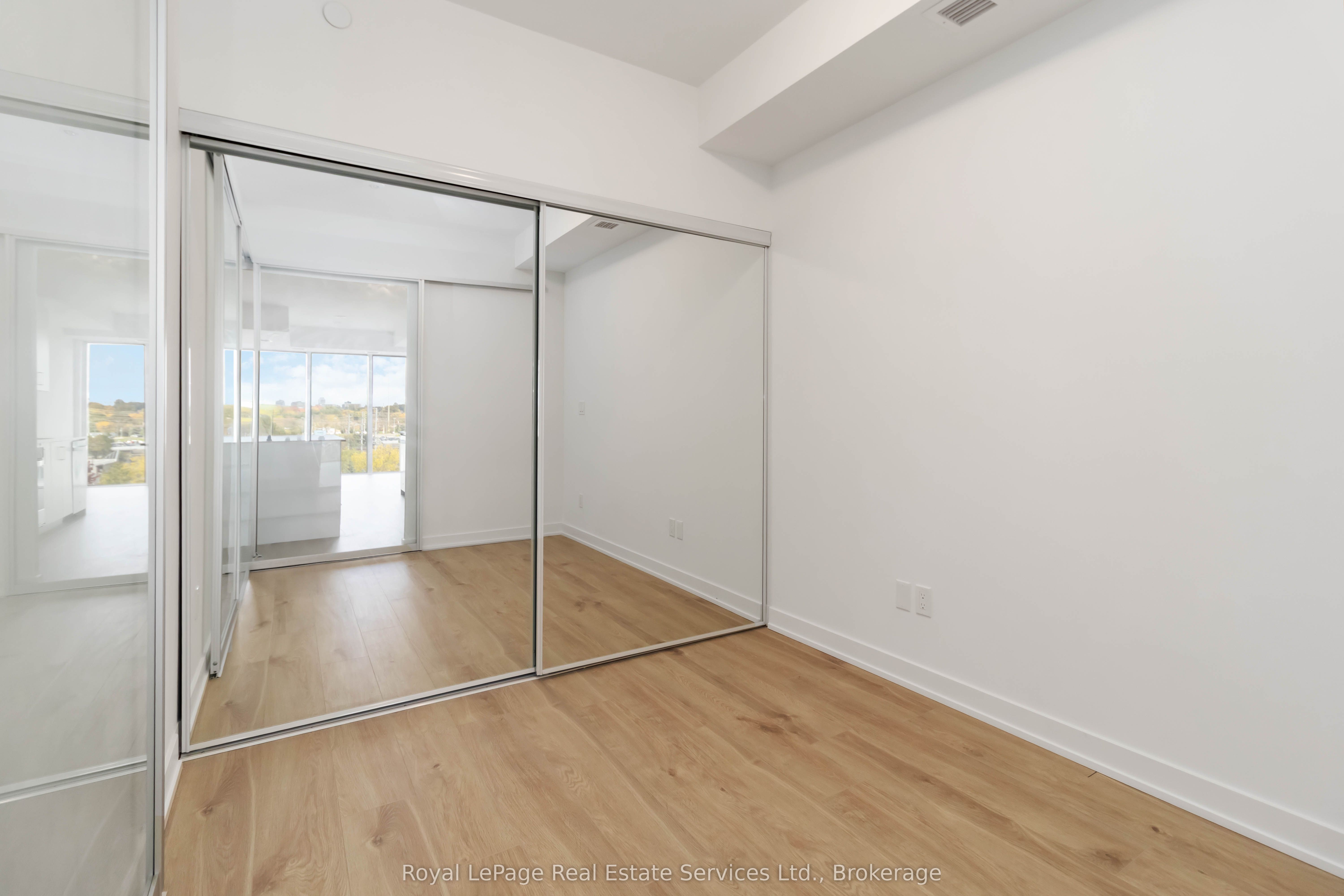 1035 Southdown Road 601, Mississauga, ON L5J 0A2 photo 2