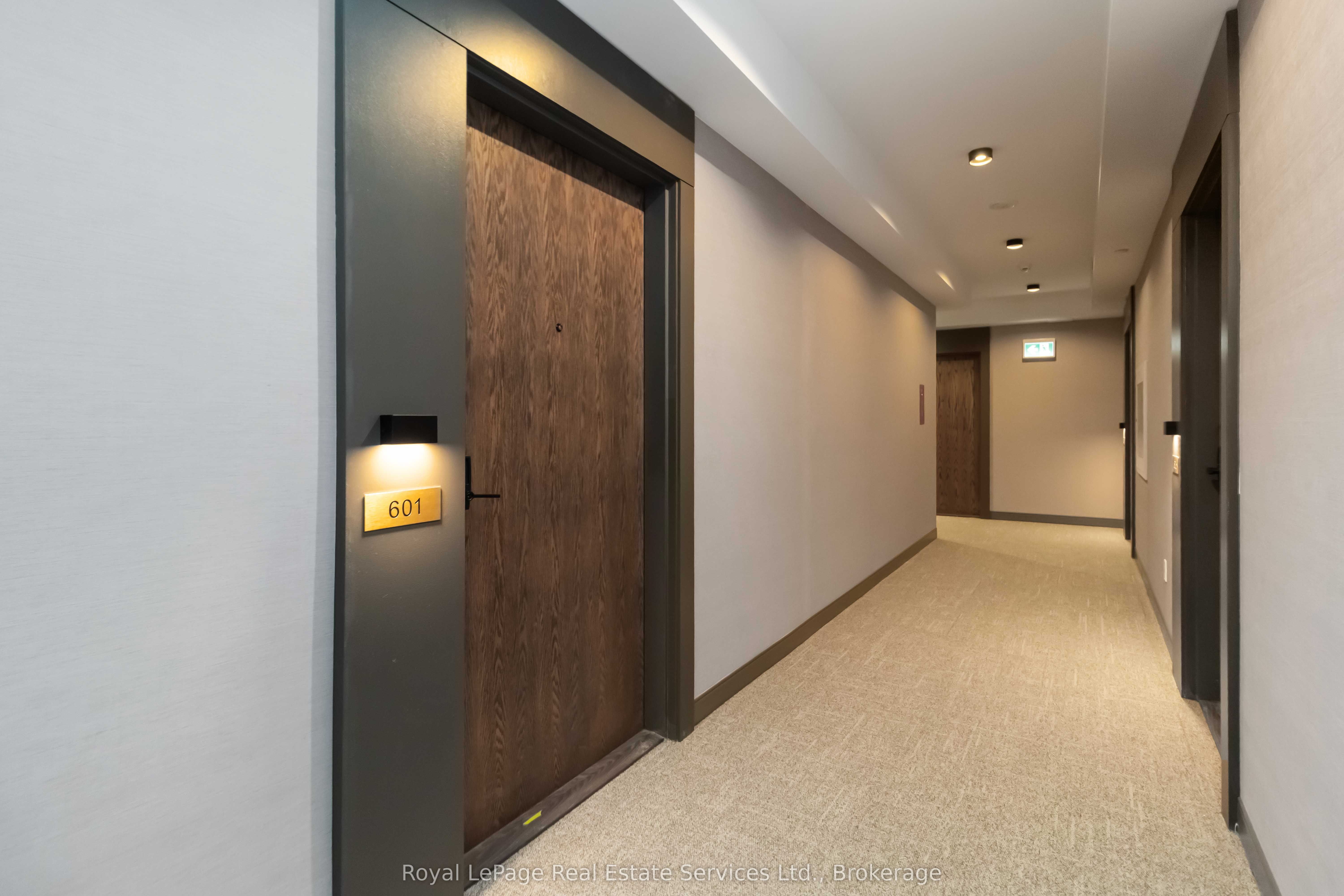 1035 Southdown Road 601, Mississauga, ON L5J 0A2 photo 5