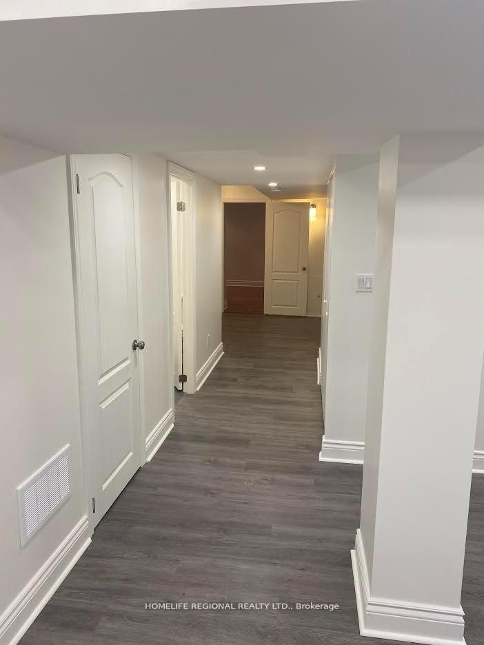 46 Tewsley Place Lower Level, Toronto, ON M9P 1N7 photo 2