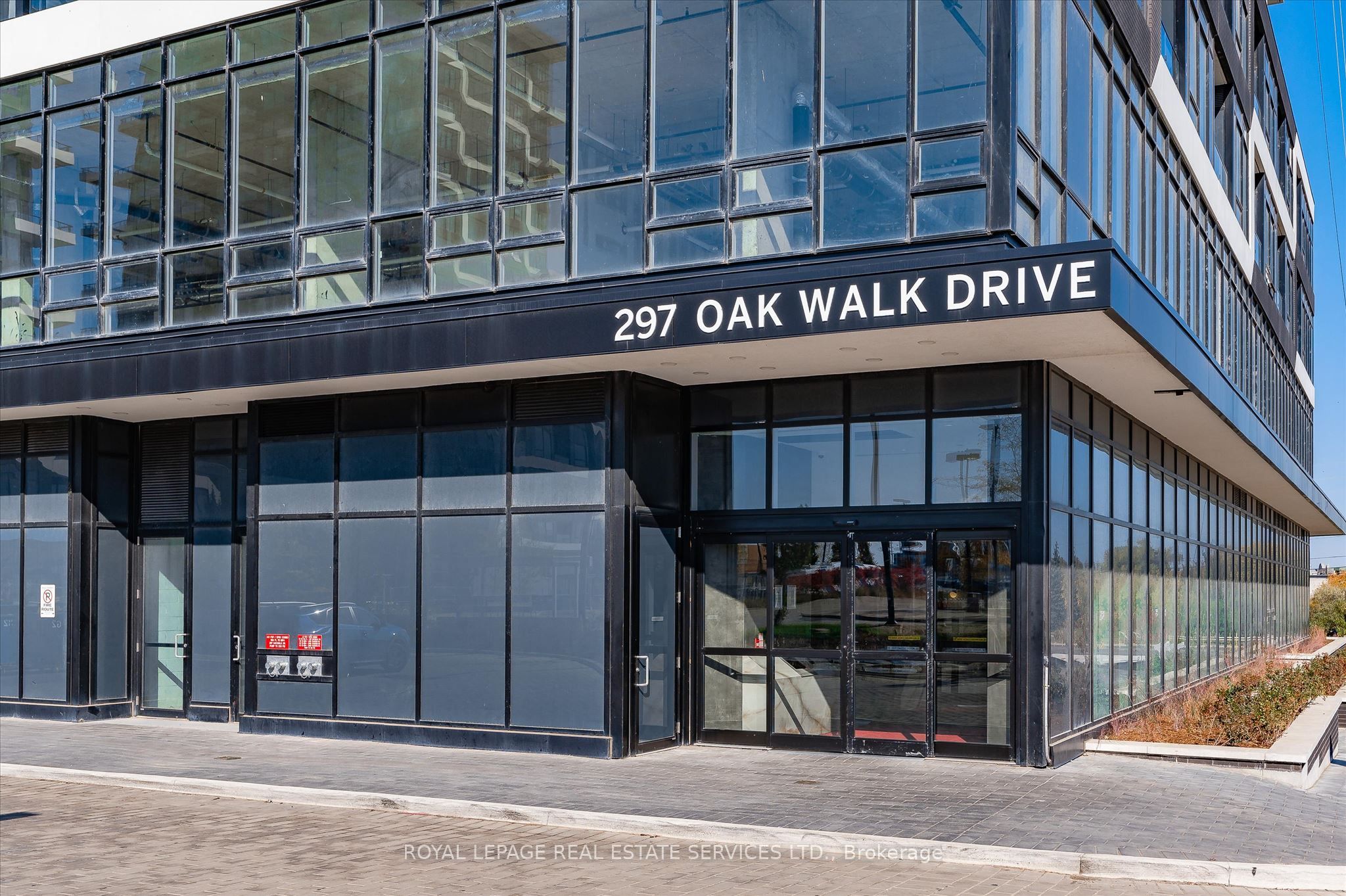 297 Oak Walk Drive 2506, Oakville, ON L6H 3R6 photo 2