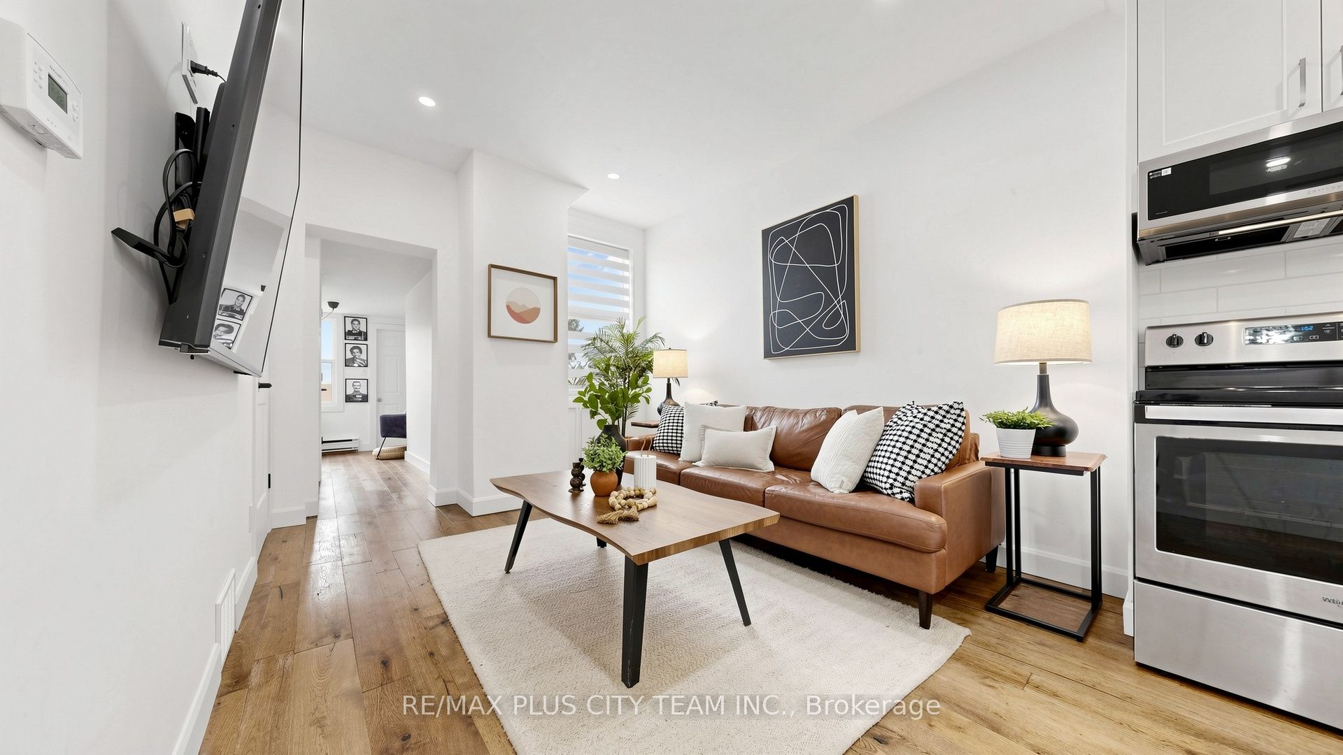 320 Boon Avenue, Toronto, ON M6E 4A5 photo 3