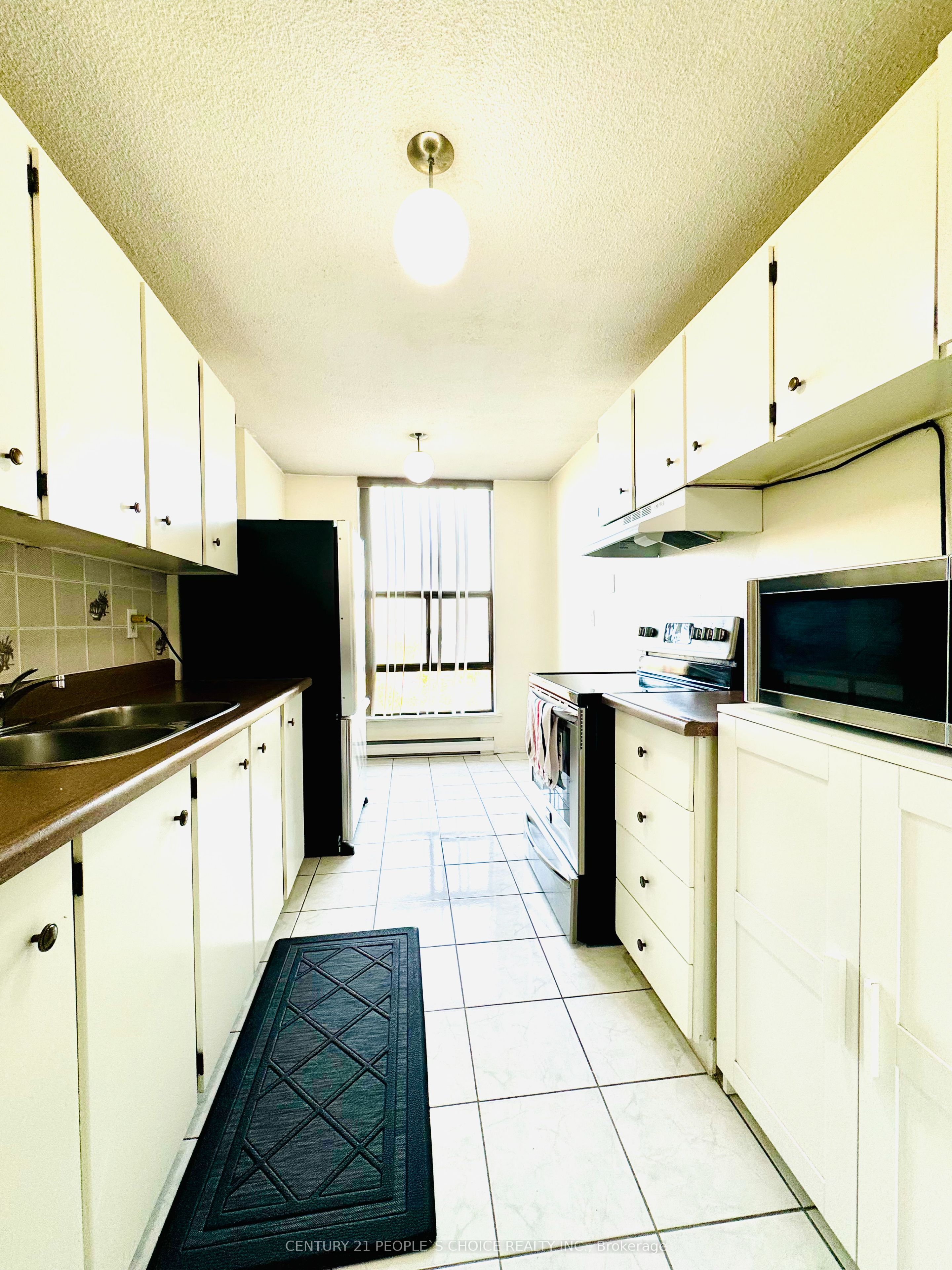 21 Knightsbridge Road 1205, Brampton, ON L6T 3Y1 photo 3