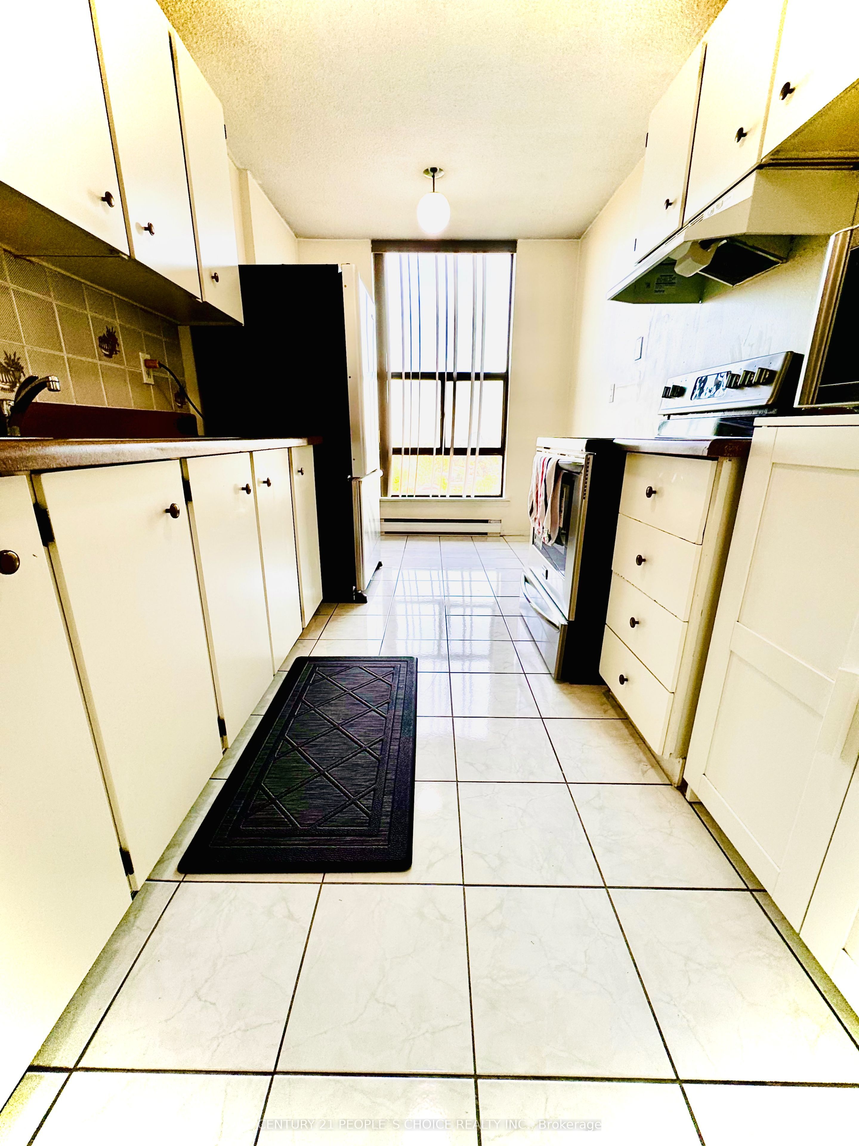 21 Knightsbridge Road 1205, Brampton, ON L6T 3Y1 photo 4