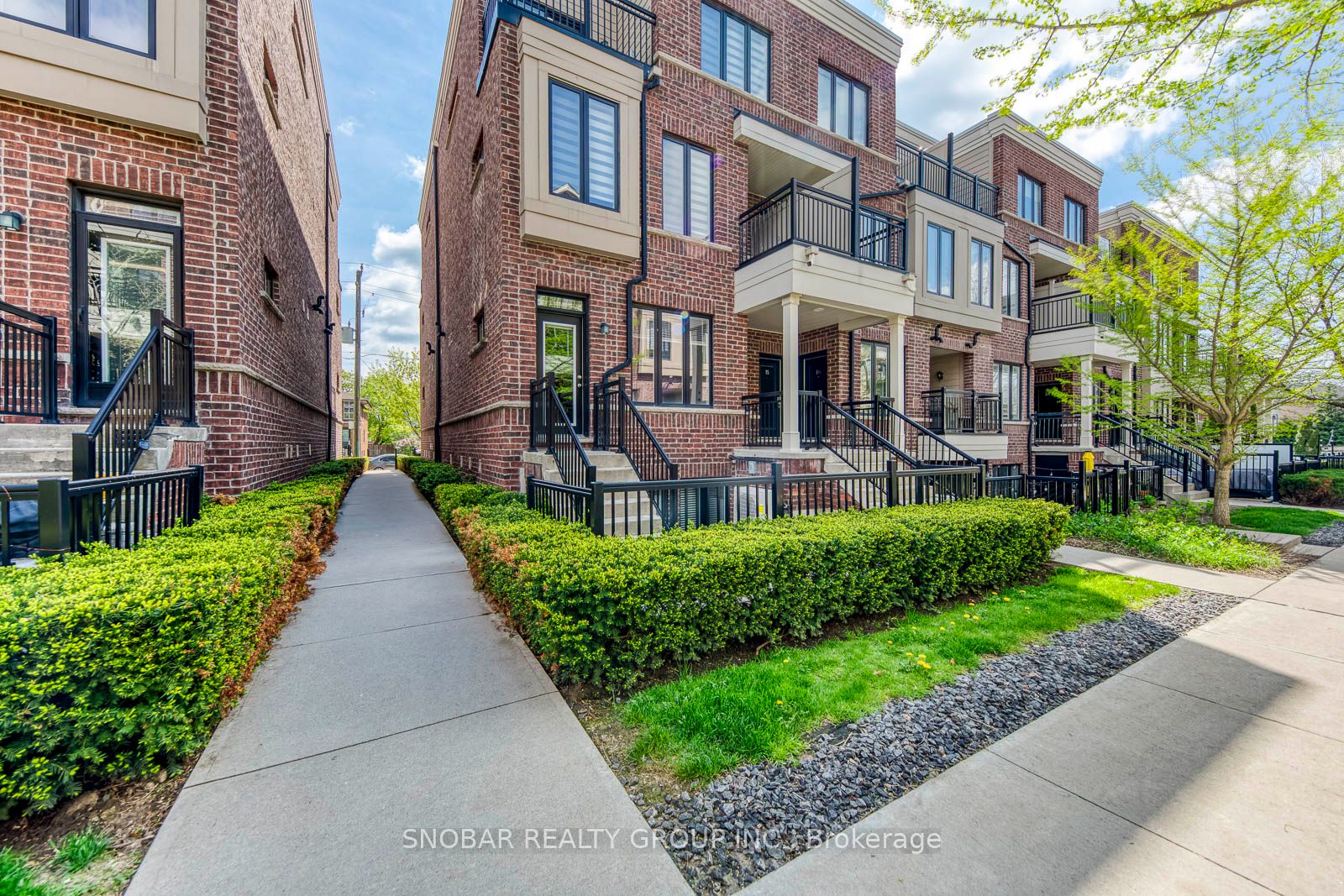 10 Carnation Avenue 13, Toronto, ON M8V 0B8 photo 2