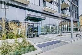 7 Smith Crescent 302, Toronto, ON M8Z 0G3 photo 2