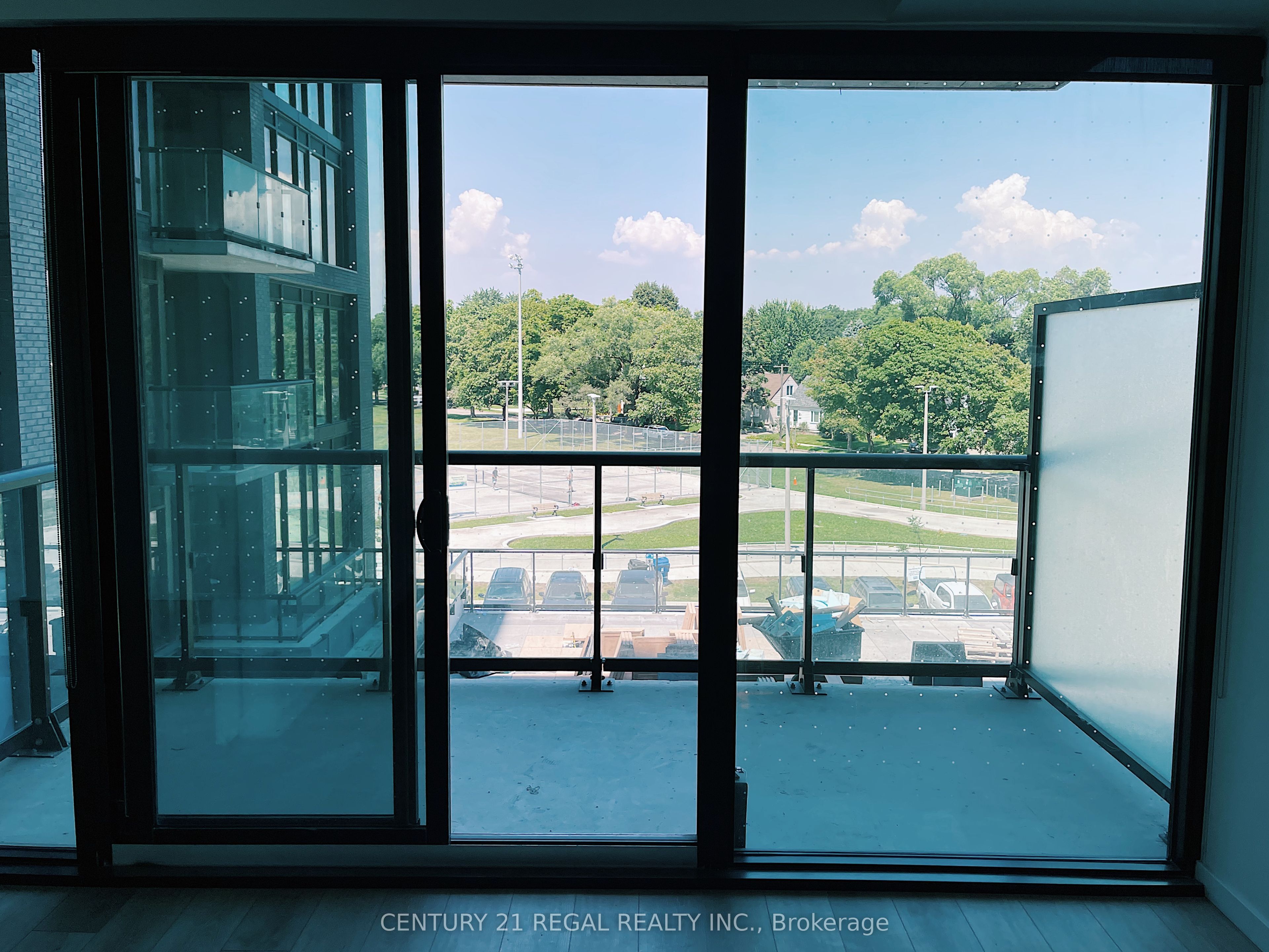 7 Smith Crescent 302, Toronto, ON M8Z 0G3 photo 4