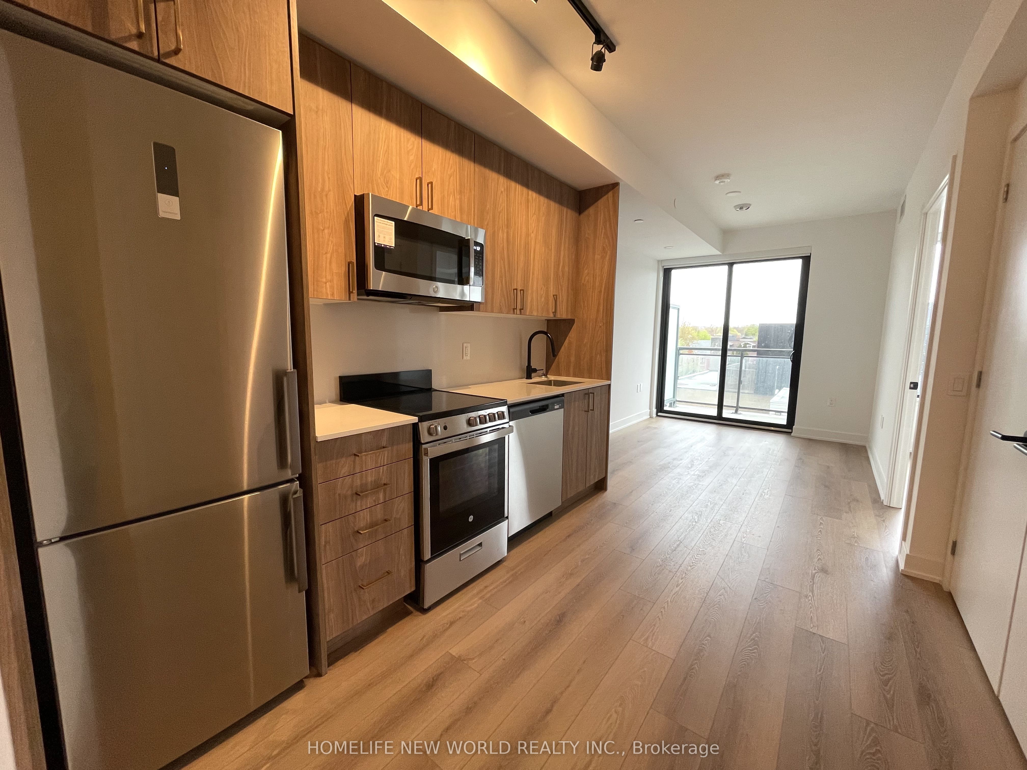 758 Dovercourt Road 401, Toronto, ON M6H 0G7 photo 3