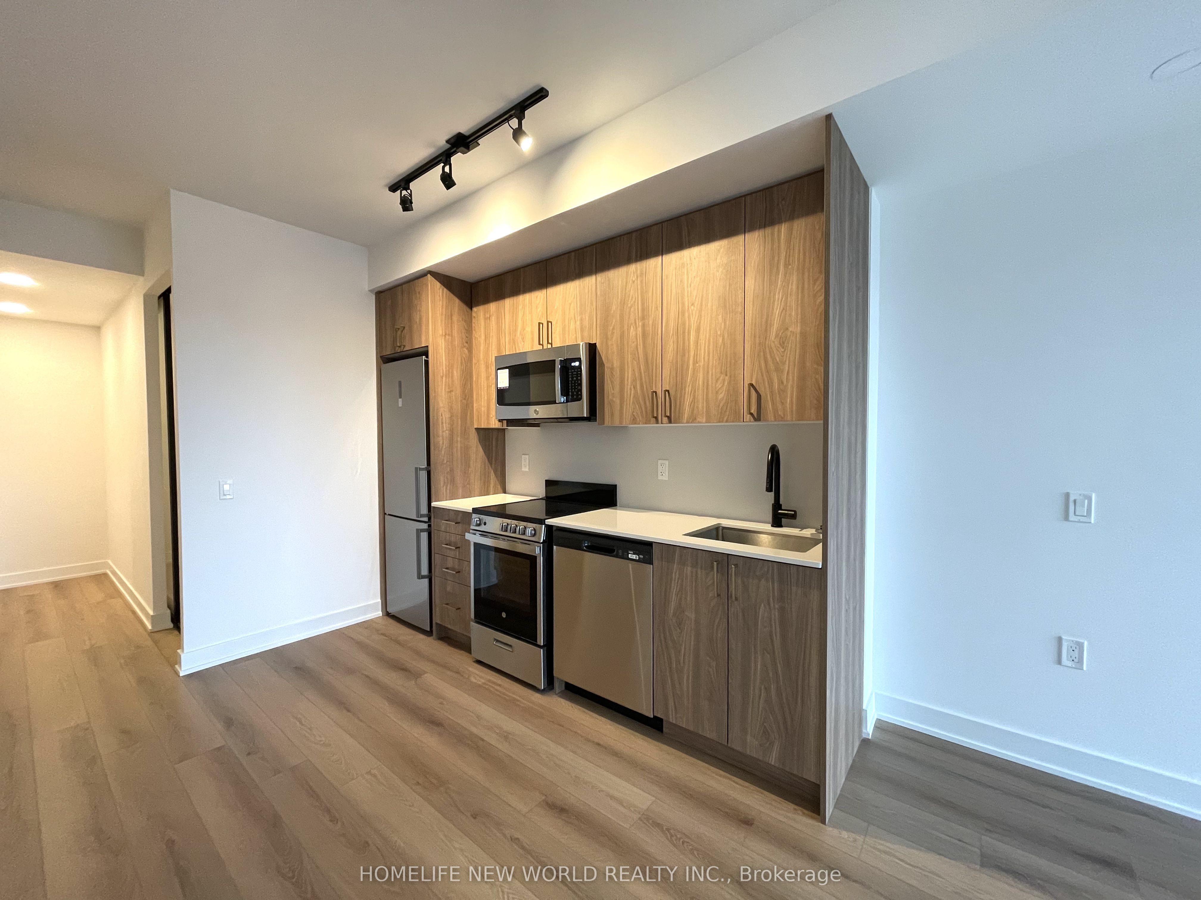 758 Dovercourt Road 401, Toronto, ON M6H 0G7 photo 4