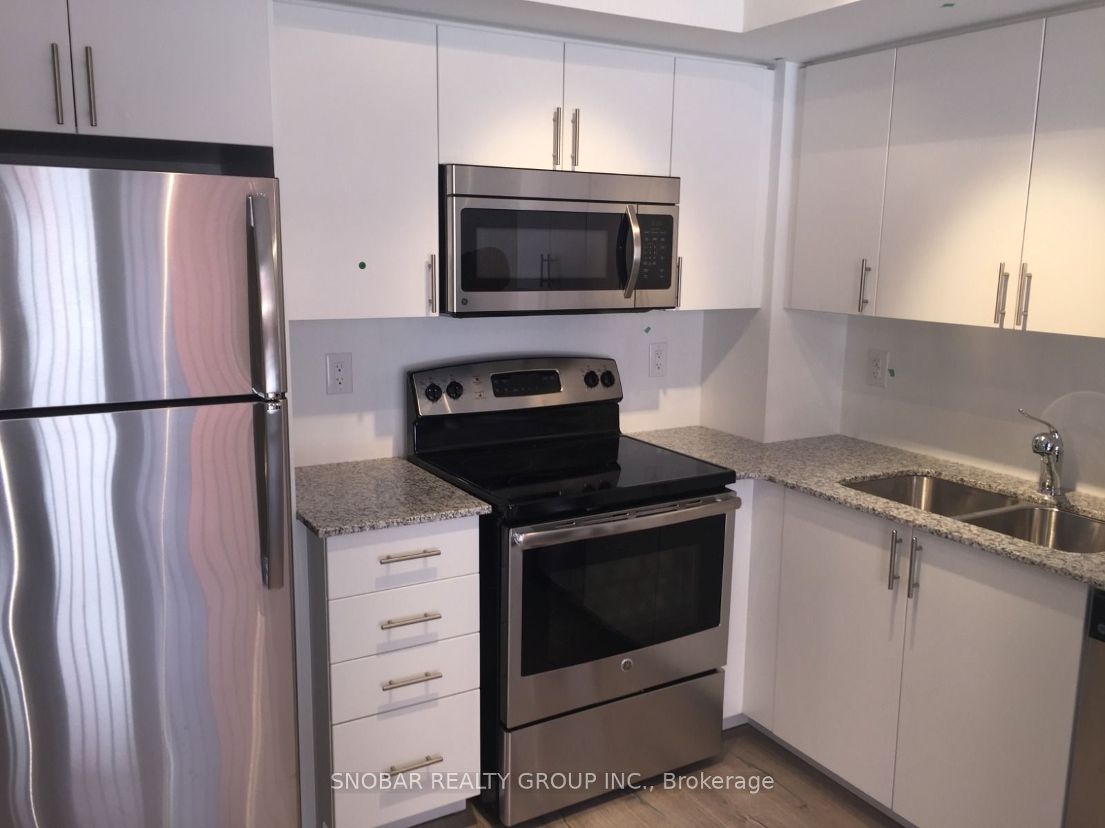 830 Lawrence Avenue 423, Toronto, ON M6A 1C3 photo 2