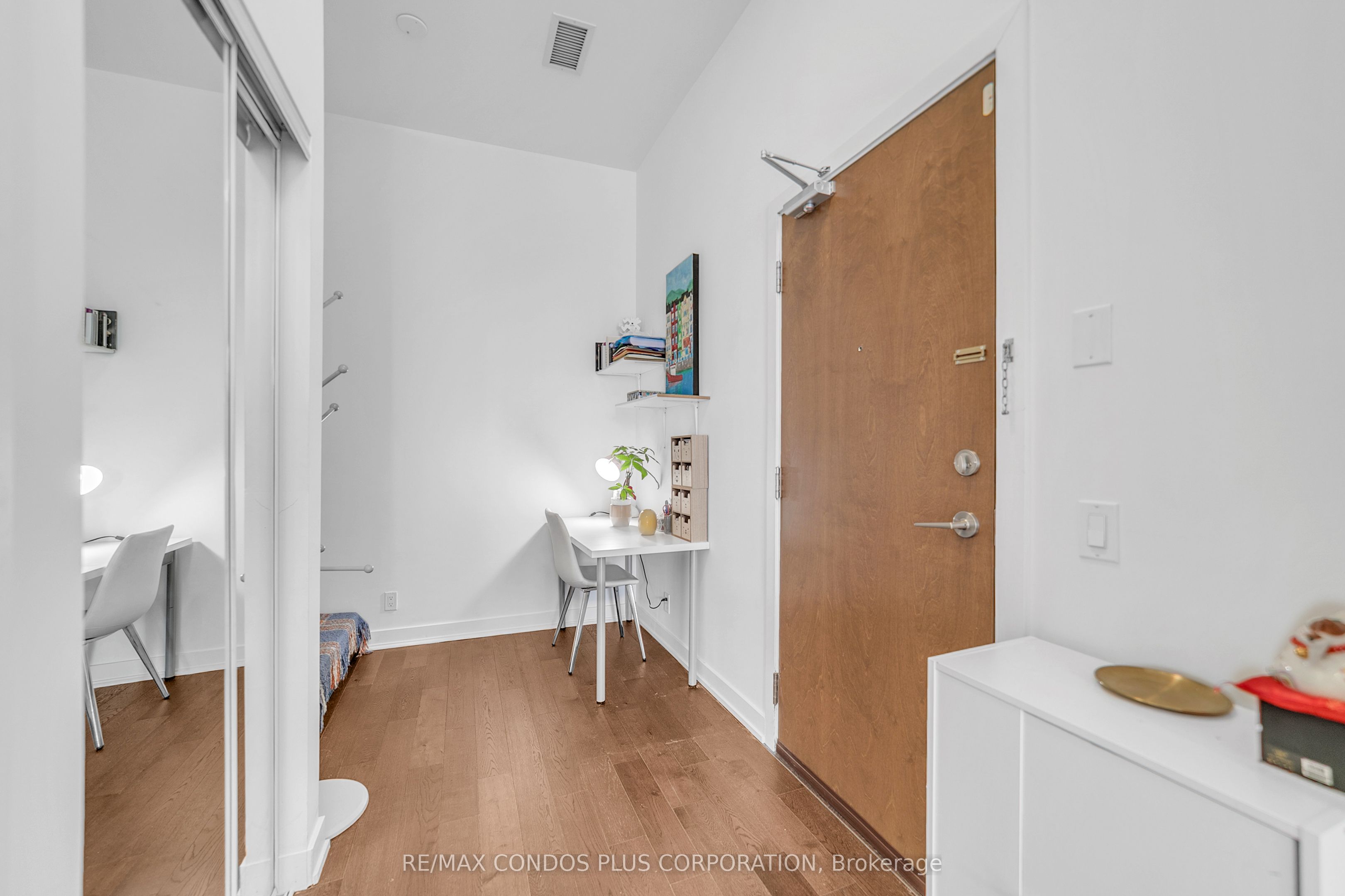 2212 Lake Shore Boulevard W PH08, Toronto, ON M8V 0C2 photo 3