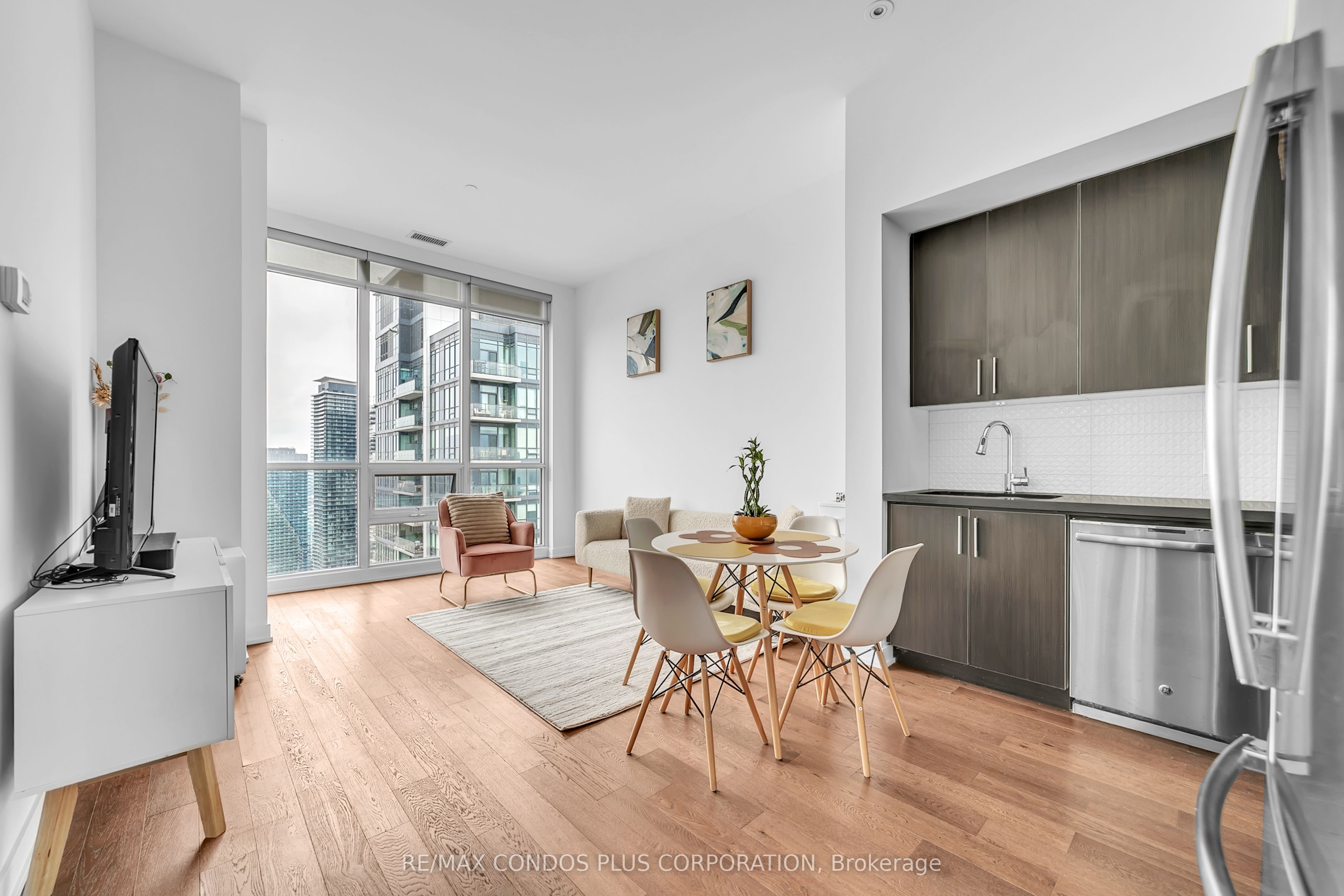 2212 Lake Shore Boulevard W PH08, Toronto, ON M8V 0C2 photo 4