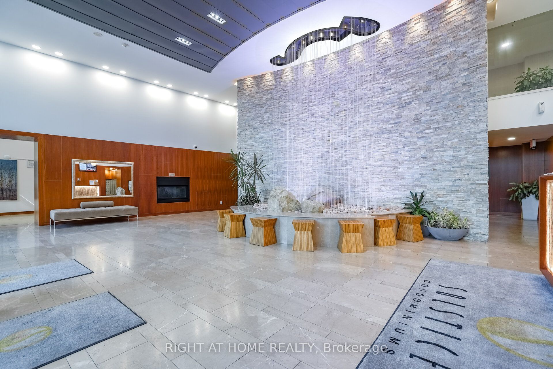 225 Webb Drive 2308, Mississauga, ON L5B 4P2 photo 2