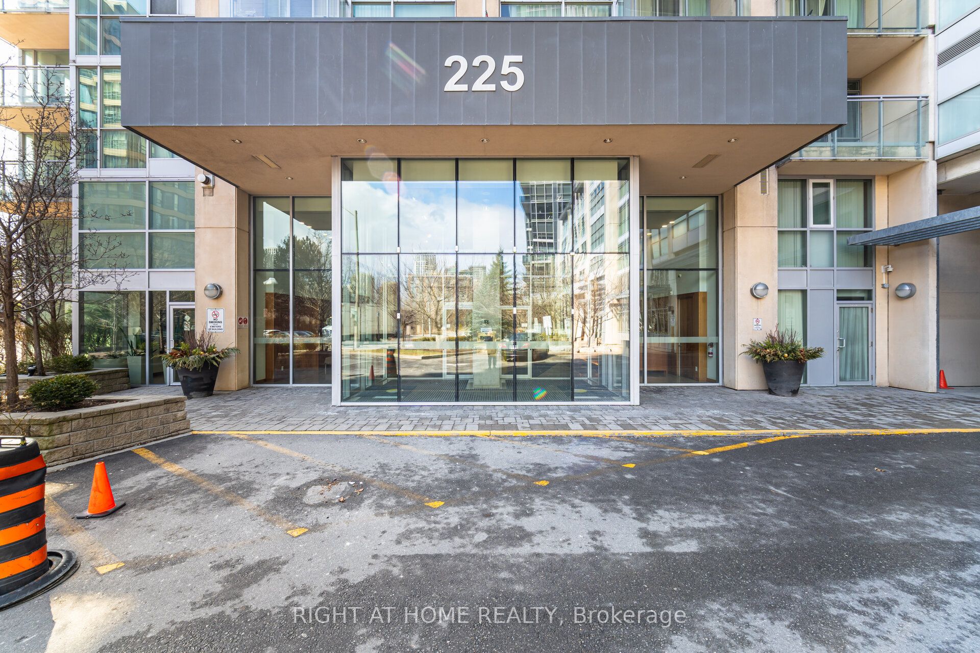 225 Webb Drive 2308, Mississauga, ON L5B 4P2 photo 4