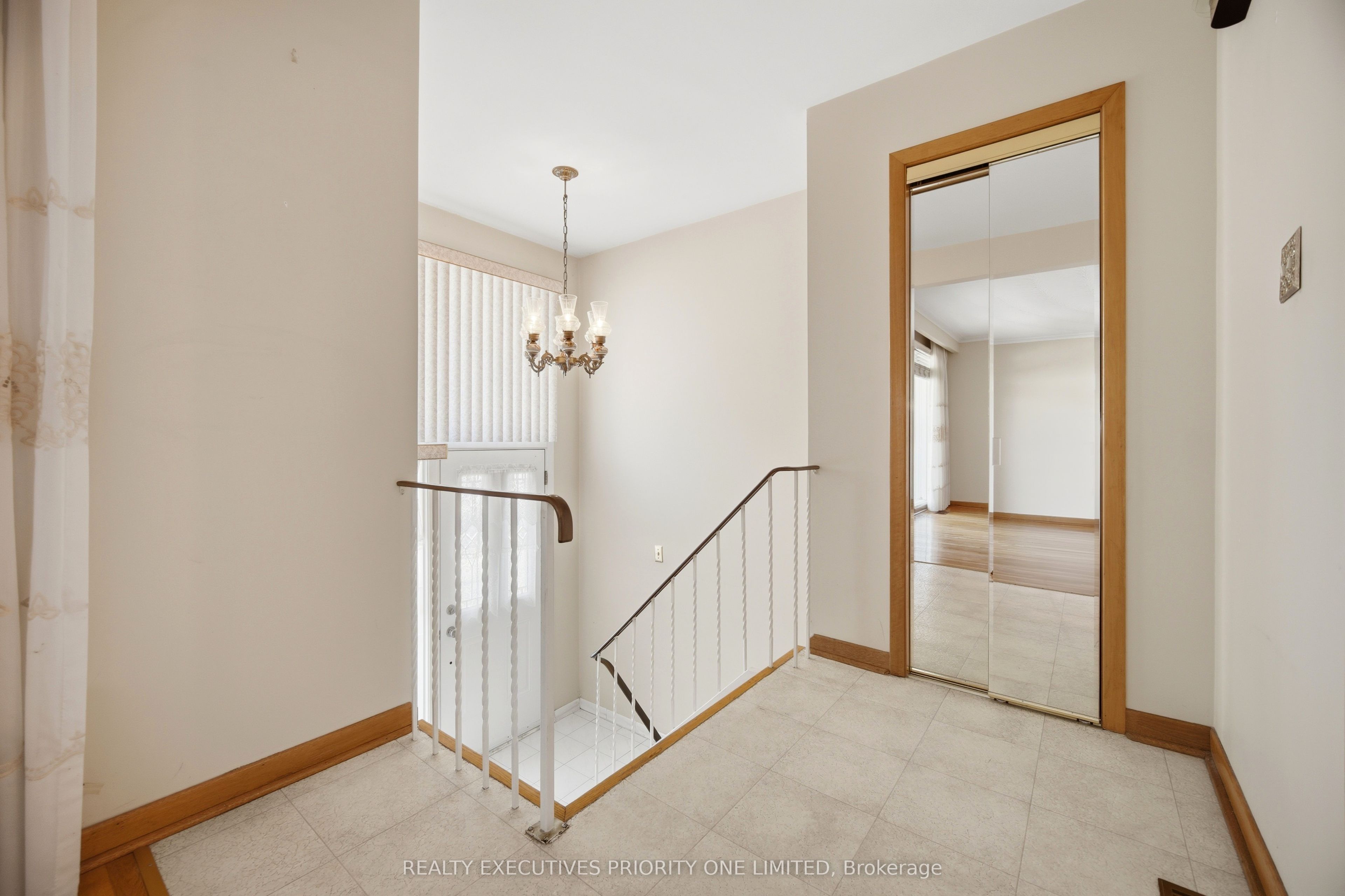 121 Cabana Drive, Toronto, ON M9L 1L1 photo 5