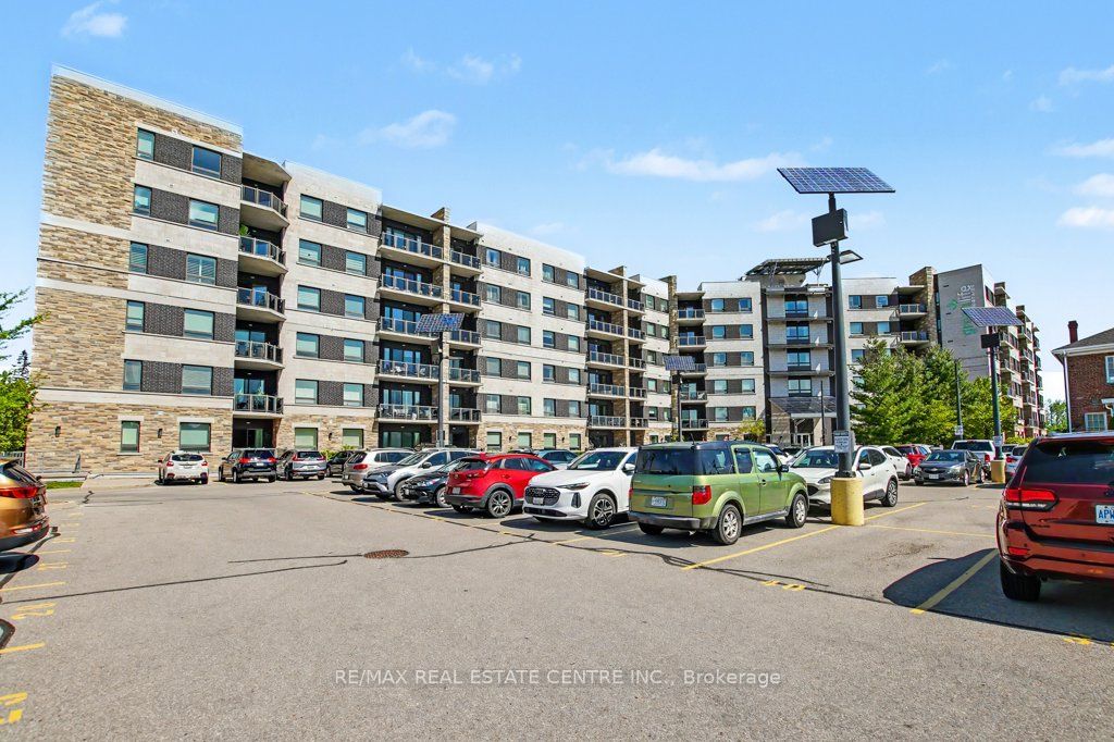 33 Whitmer Street 214, Milton, ON L9T 8P9