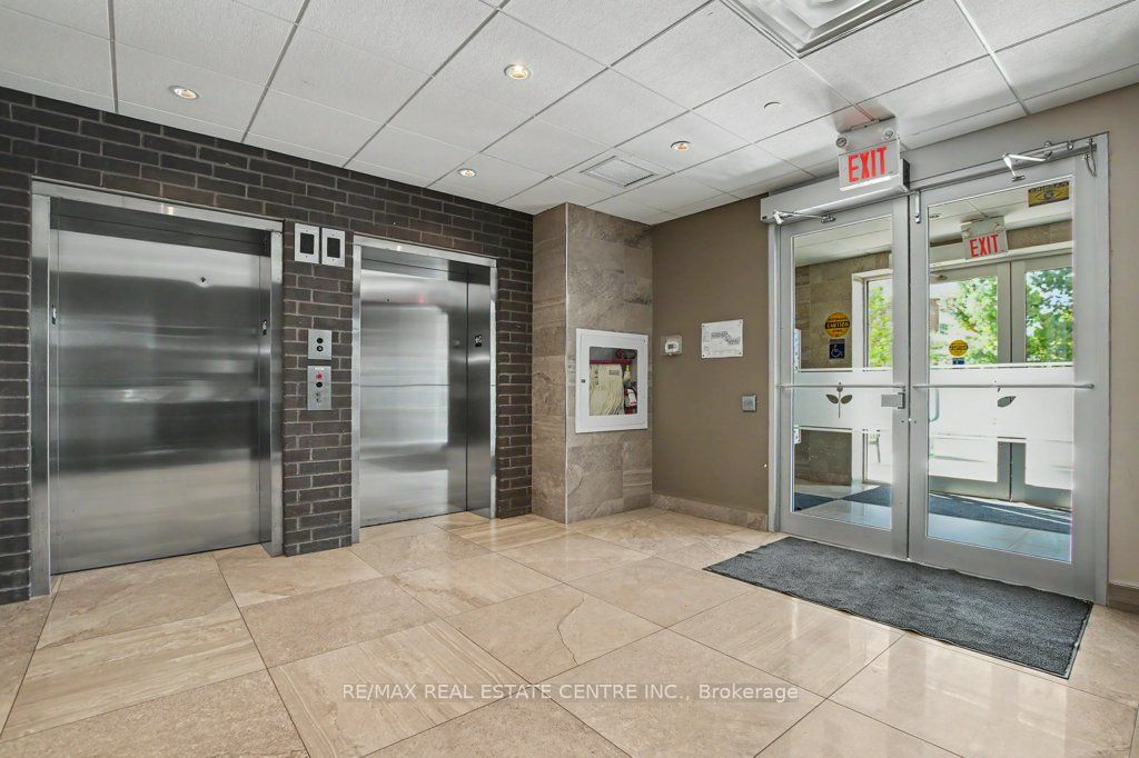 33 Whitmer Street 214, Milton, ON L9T 8P9 photo 3