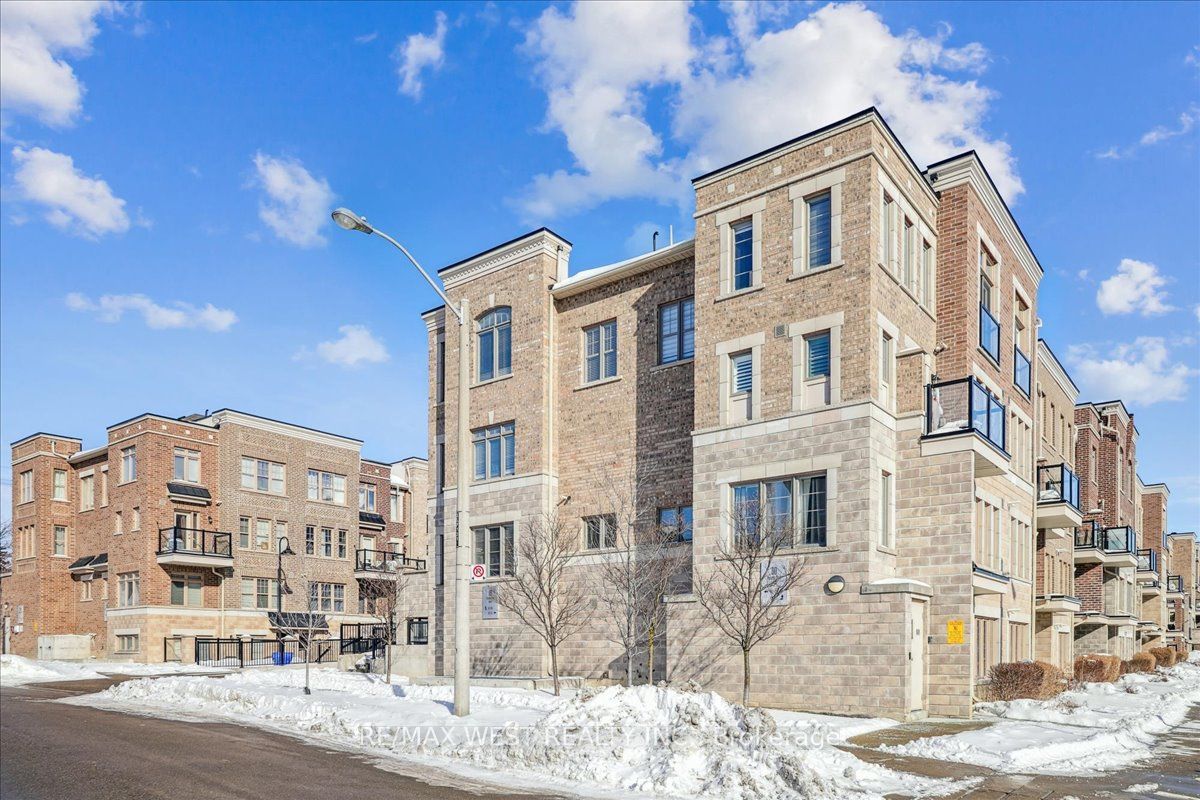 80 Parrotta Drive 148, Toronto, ON M9M 0E6