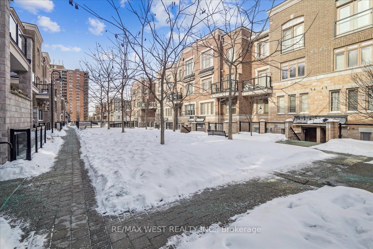 80 Parrotta Drive 148, Toronto, ON M9M 0E6 photo 2