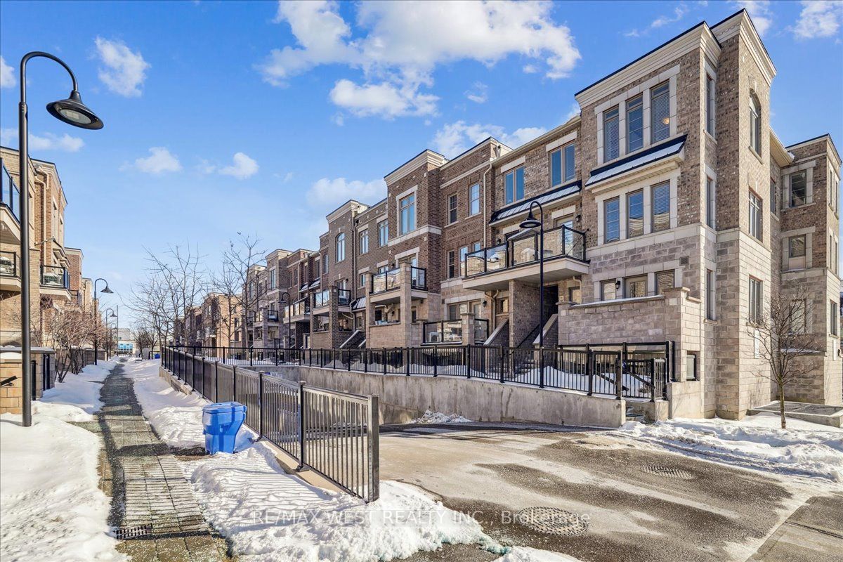 80 Parrotta Drive 148, Toronto, ON M9M 0E6 photo 5