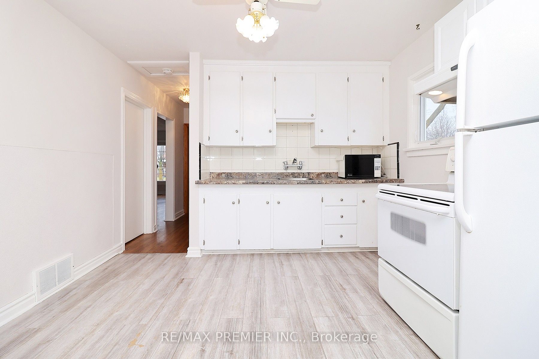 15 Boniface Avenue, Toronto, ON M9W 1T5 photo 2