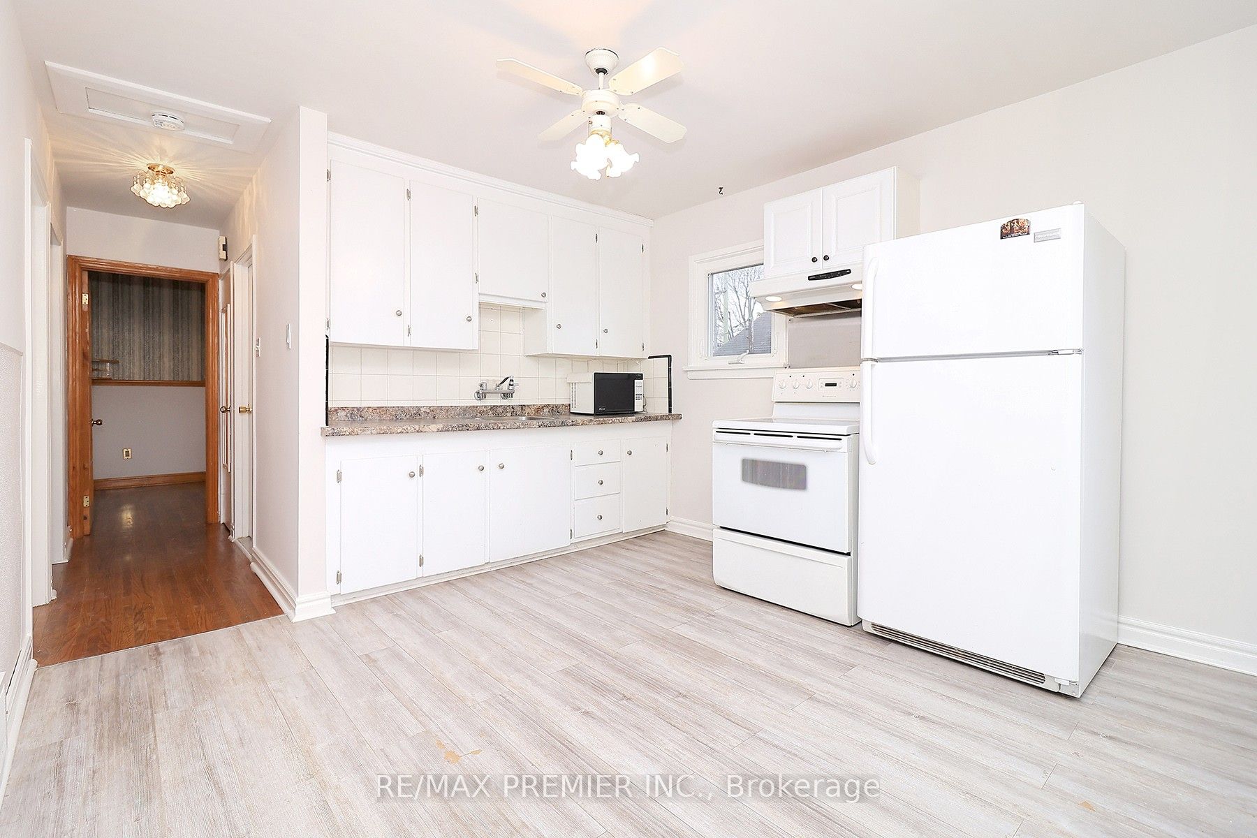 15 Boniface Avenue, Toronto, ON M9W 1T5 photo 3