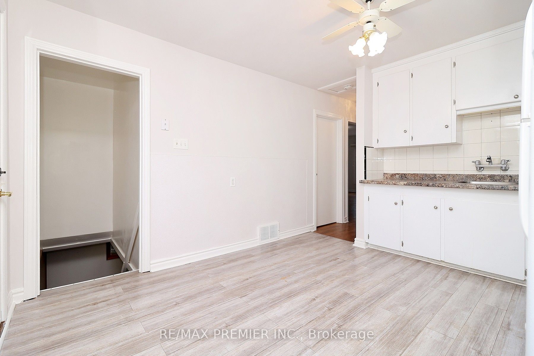 15 Boniface Avenue, Toronto, ON M9W 1T5 photo 4