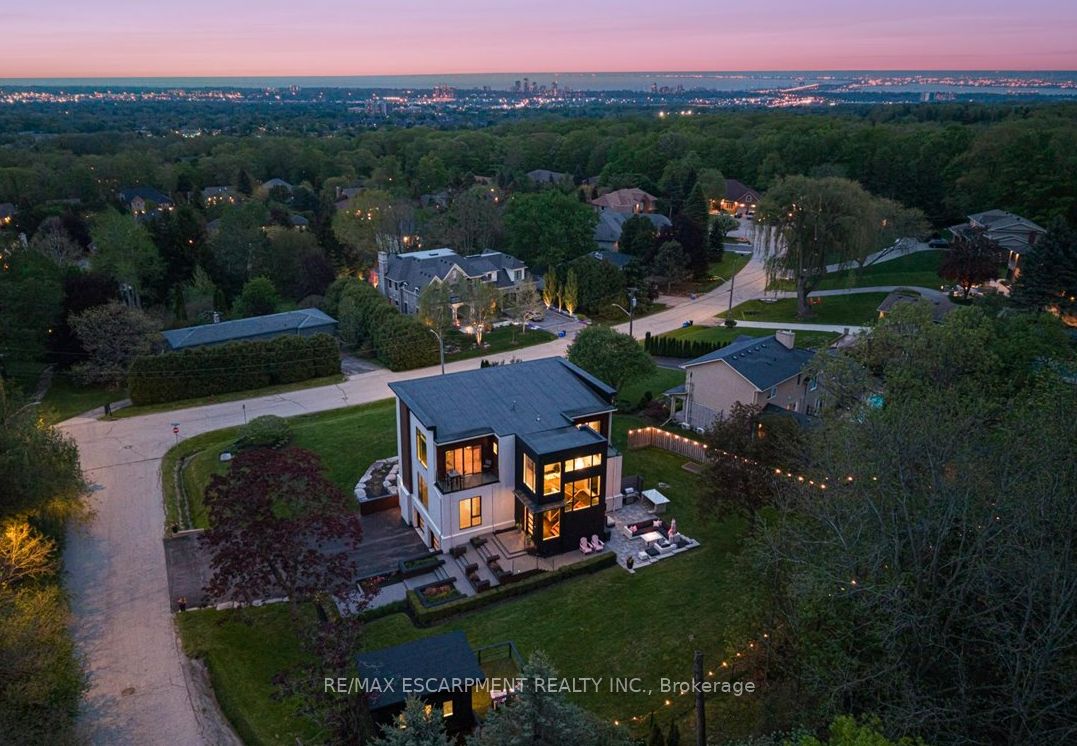 1309 Beaufort Drive, Burlington, ON L7P 4V9 photo 2
