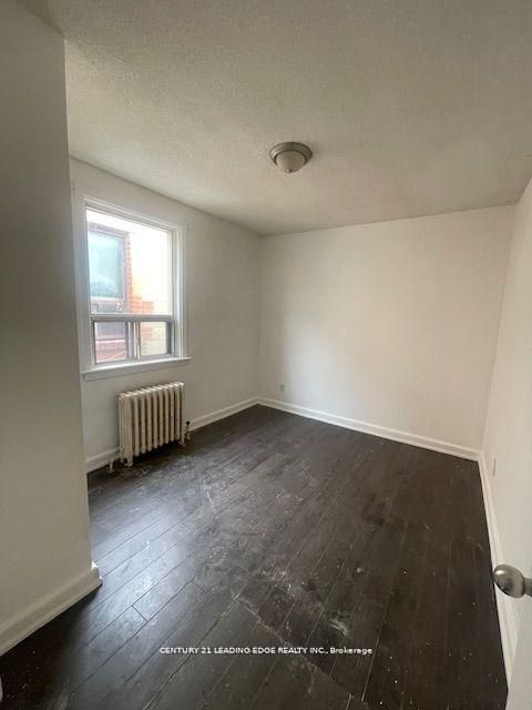 1516 Eglinton Avenue W Apt 2, Toronto, ON M6E 2G8 photo 3