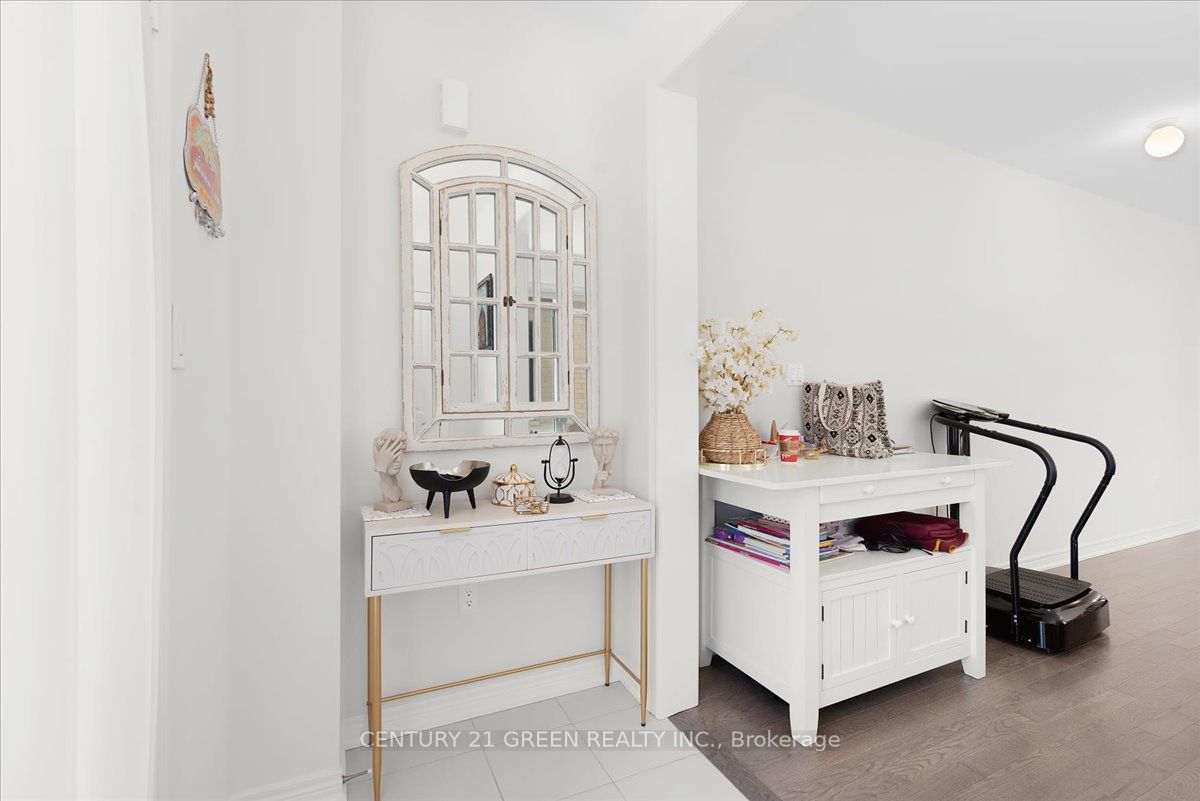 384 Kennedy Circle W, Milton, ON L9T 7E7 photo 4