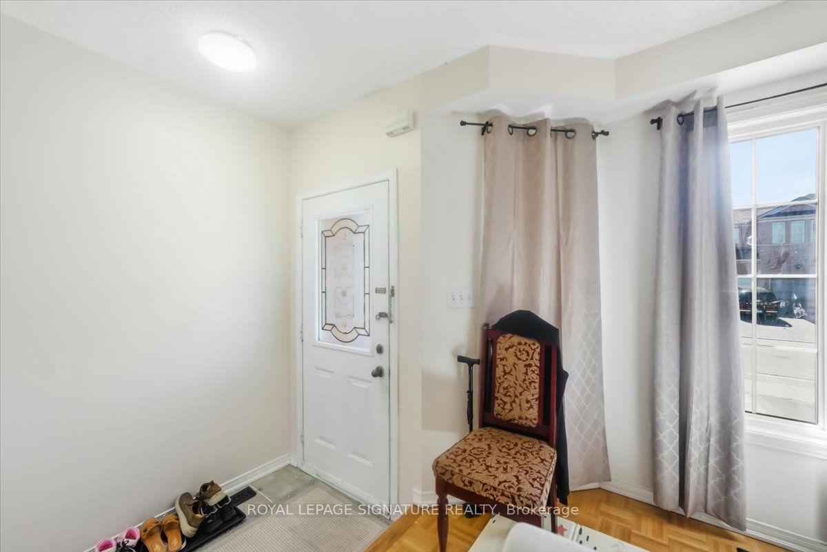 28 Pompano Place, Brampton, ON L6P 1N5 photo 5