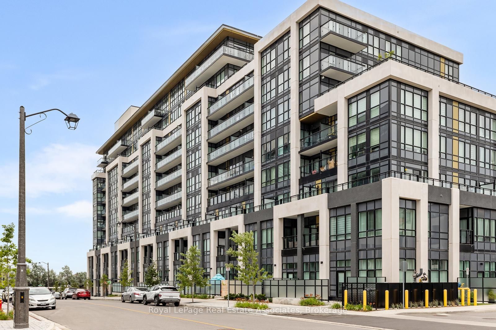 405 Dundas Street W 114, Oakville, ON L6M 4P9