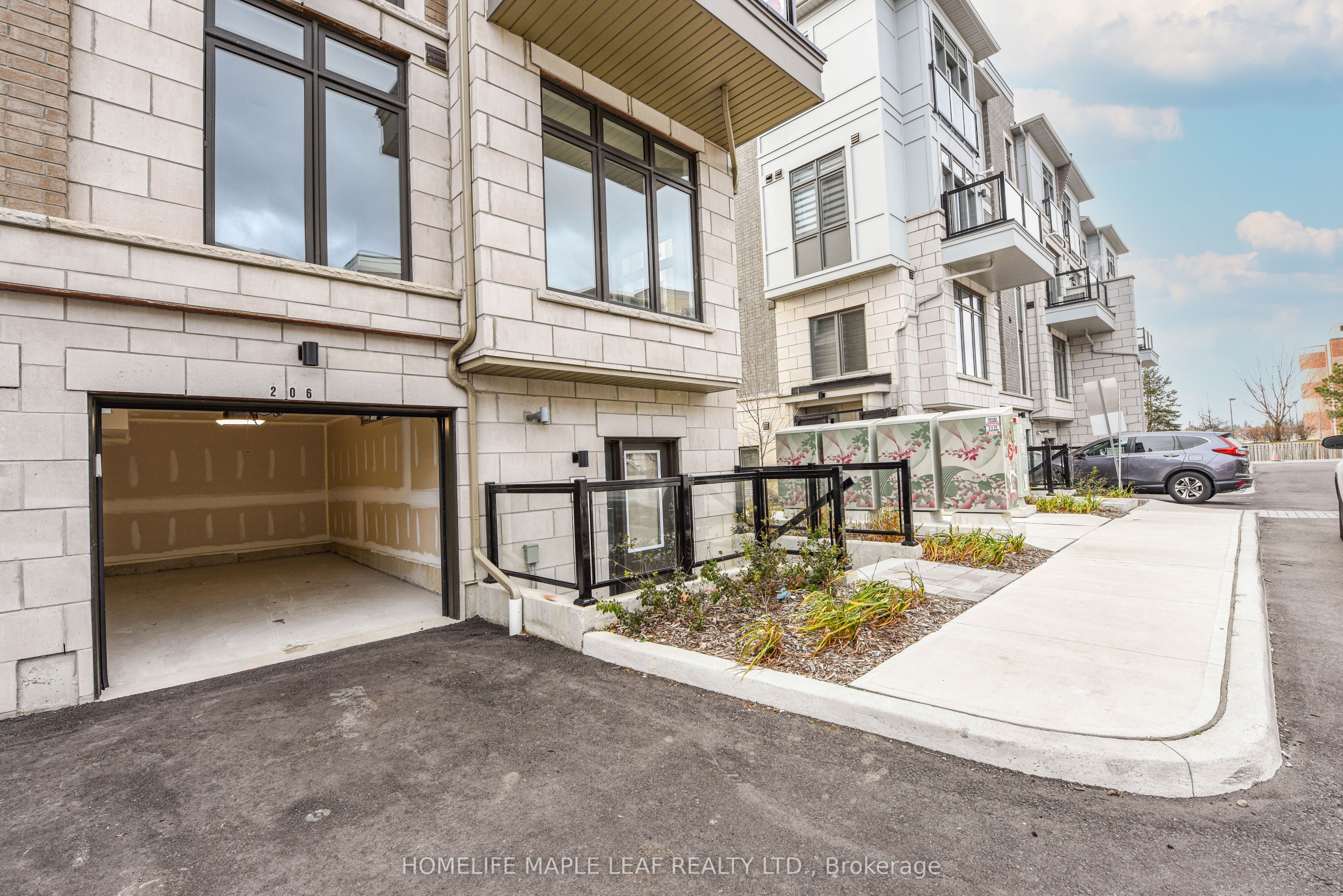 30 Halliford Place 206, Brampton, ON L6P 4R1 photo 3