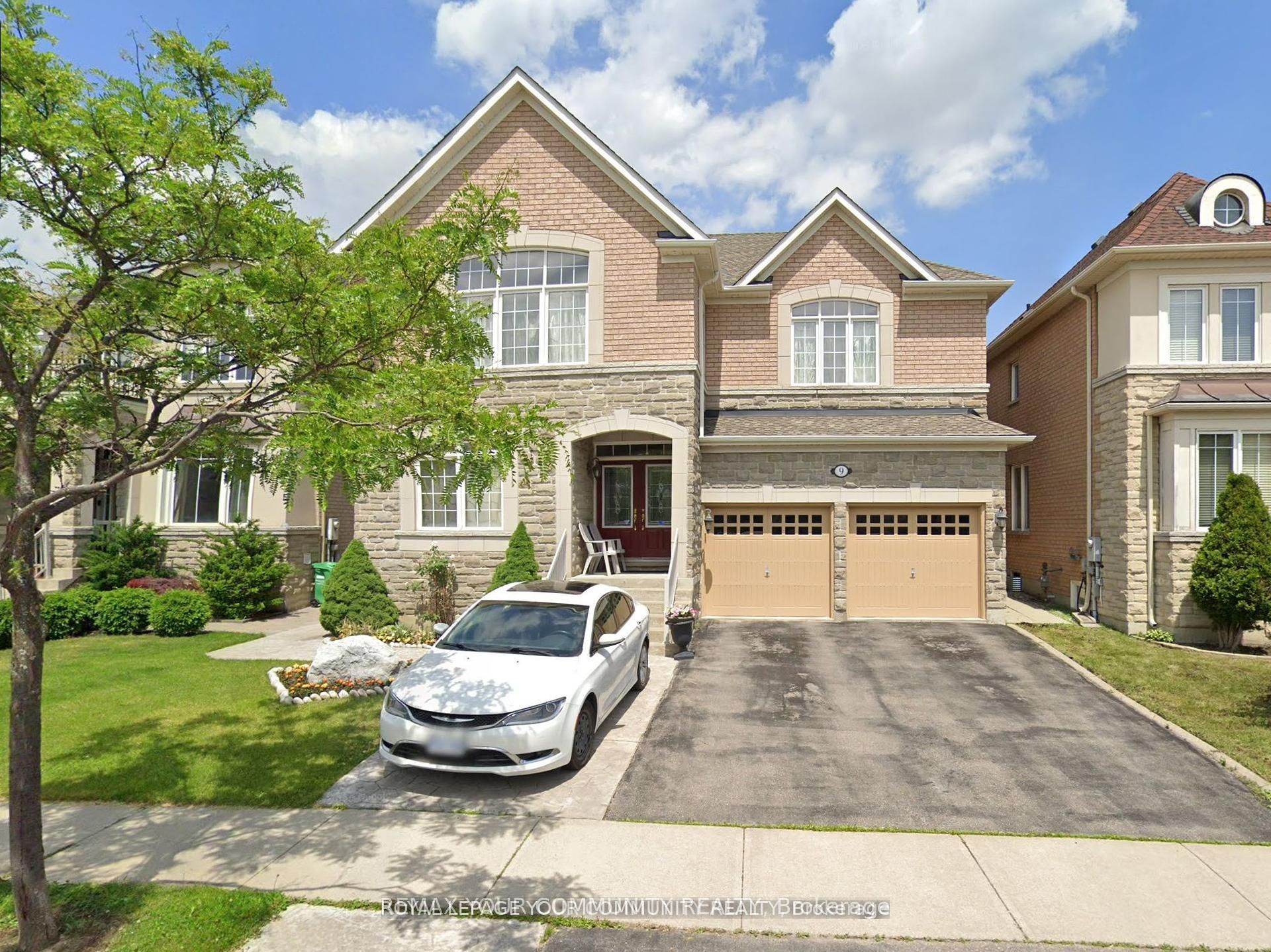 9 Hawkridge Trail, Brampton, ON L6P 2T5